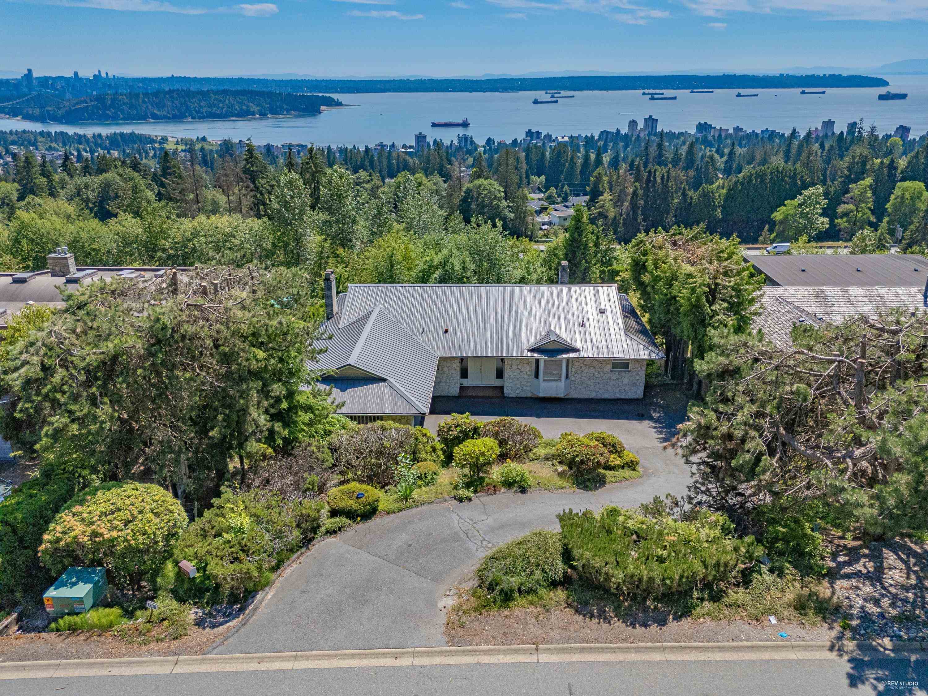 Listing image of 1368 TYROL ROAD