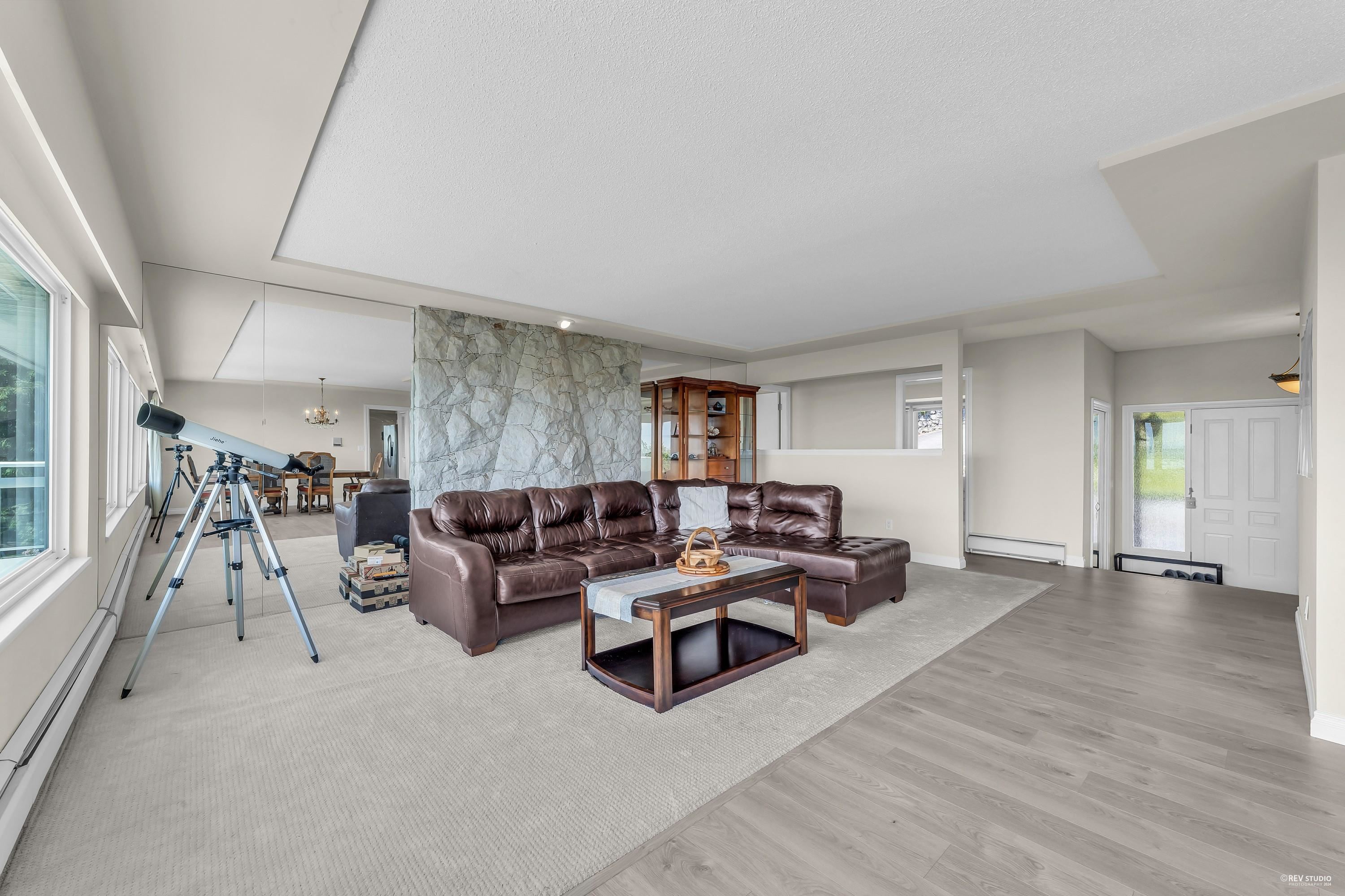 Listing image of 1368 TYROL ROAD