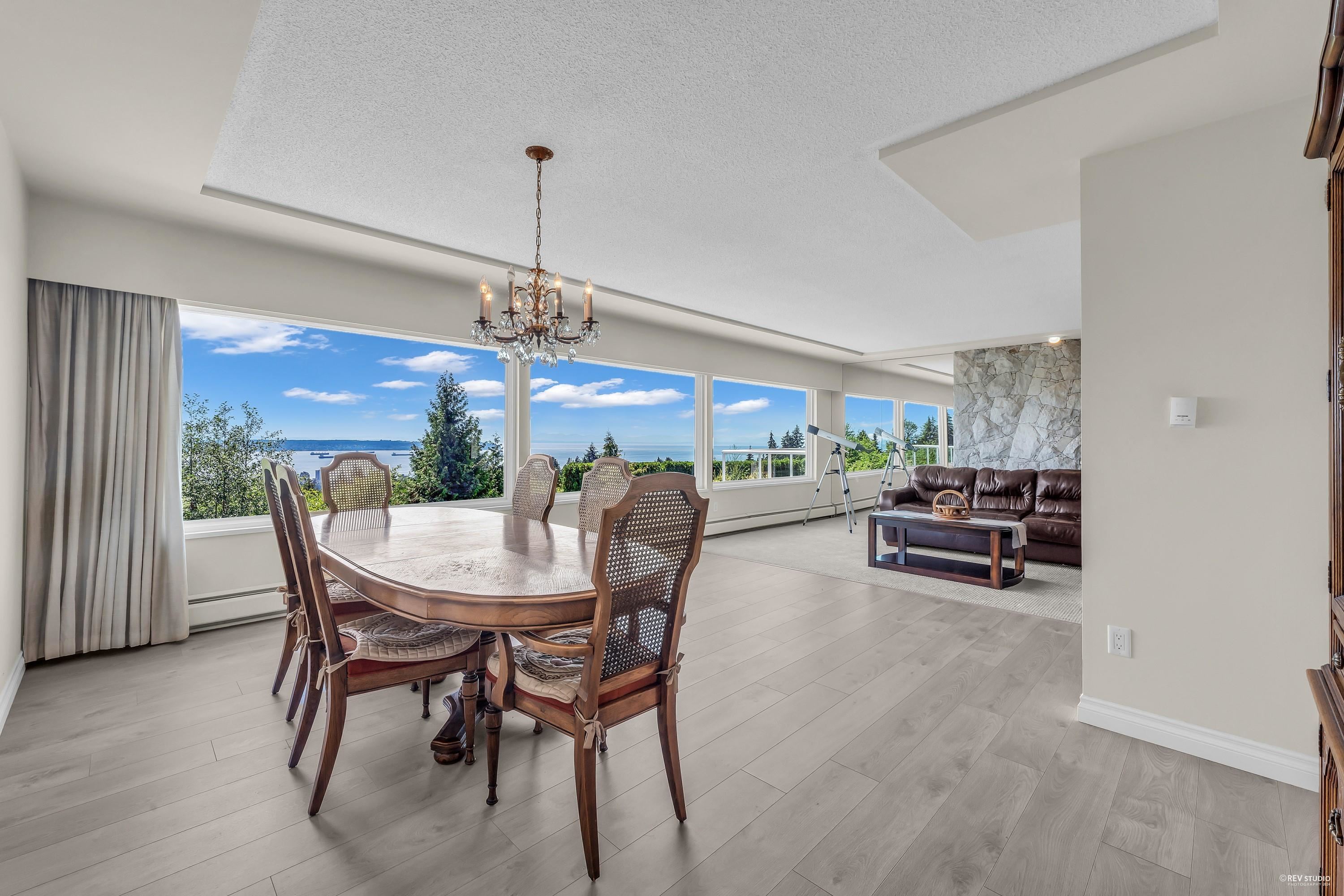 Listing image of 1368 TYROL ROAD