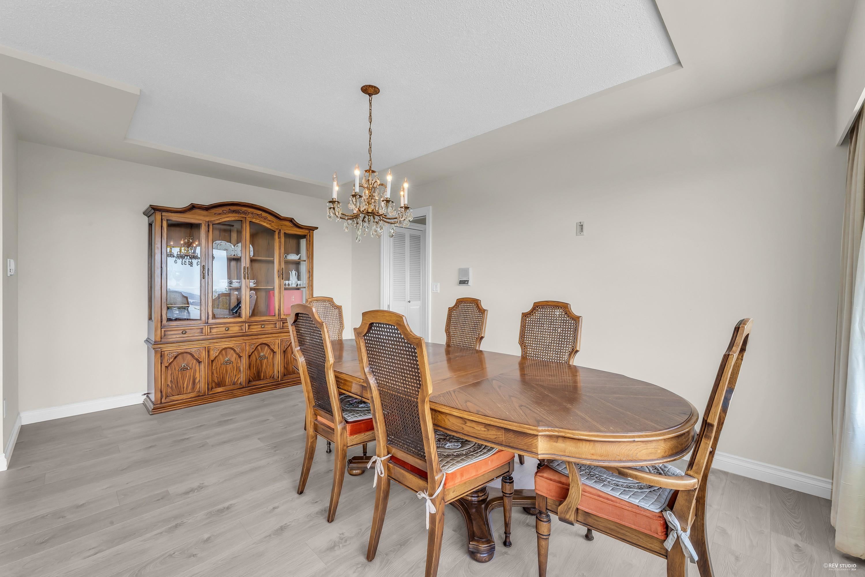 Listing image of 1368 TYROL ROAD