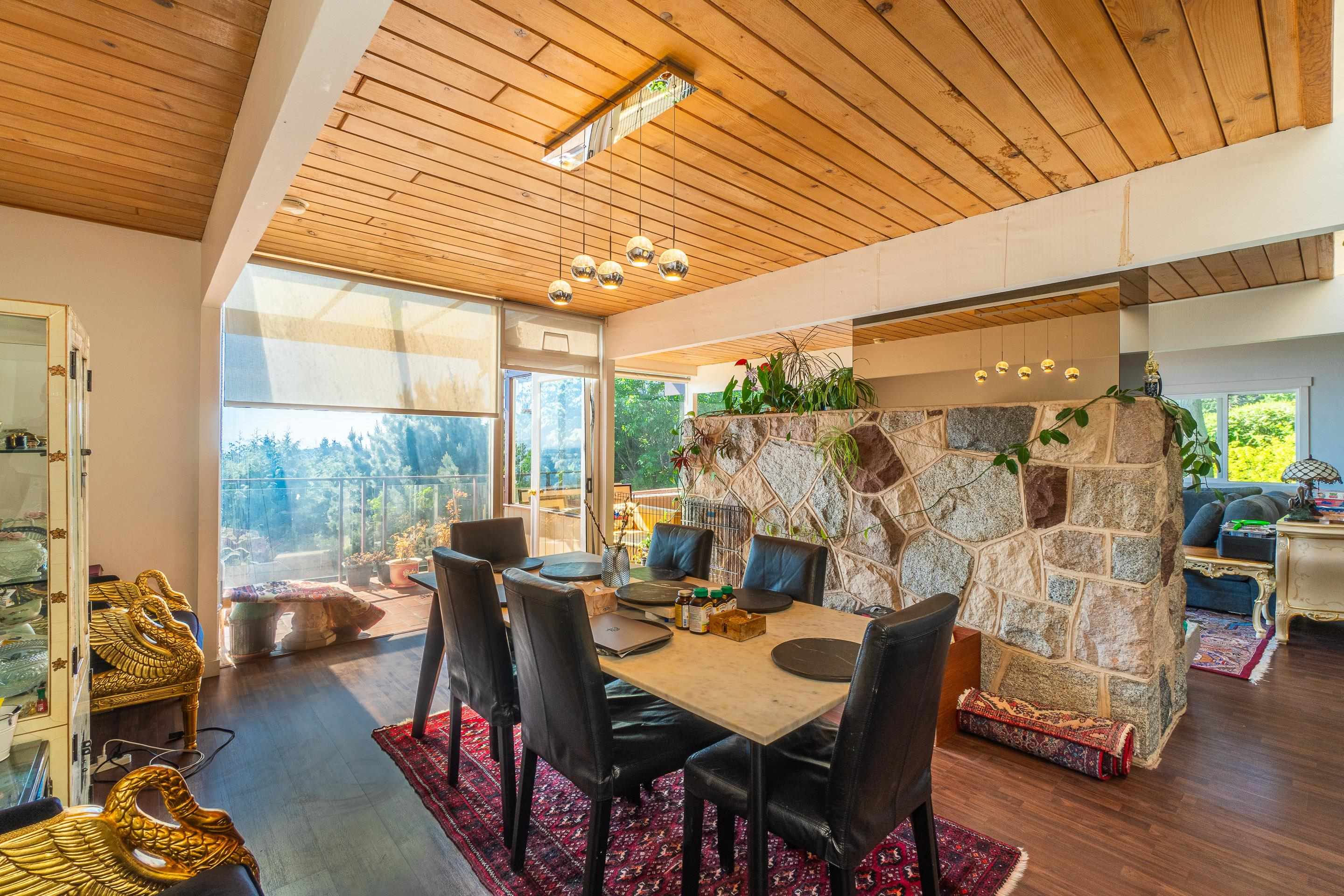 Listing image of 2664 ROSEBERY AVENUE