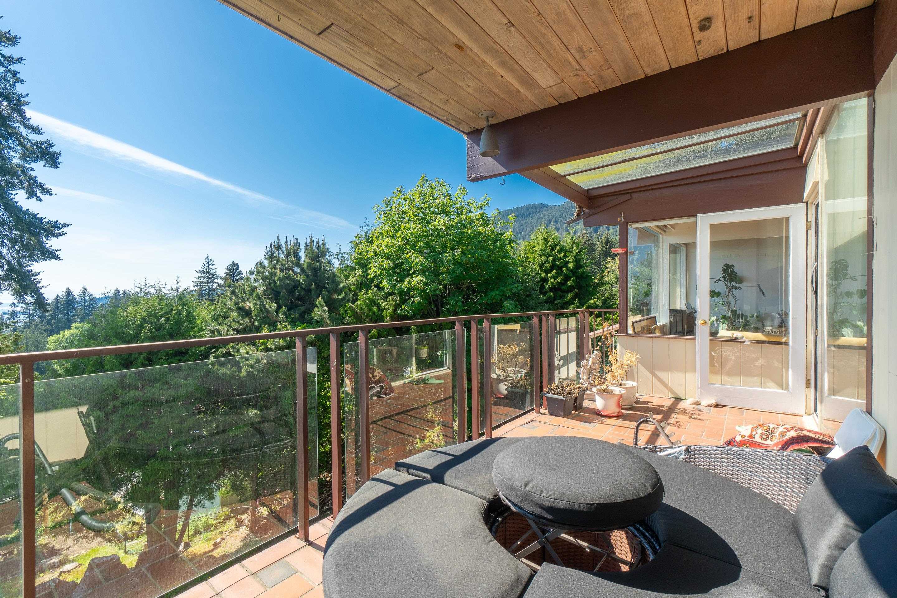 Listing image of 2664 ROSEBERY AVENUE