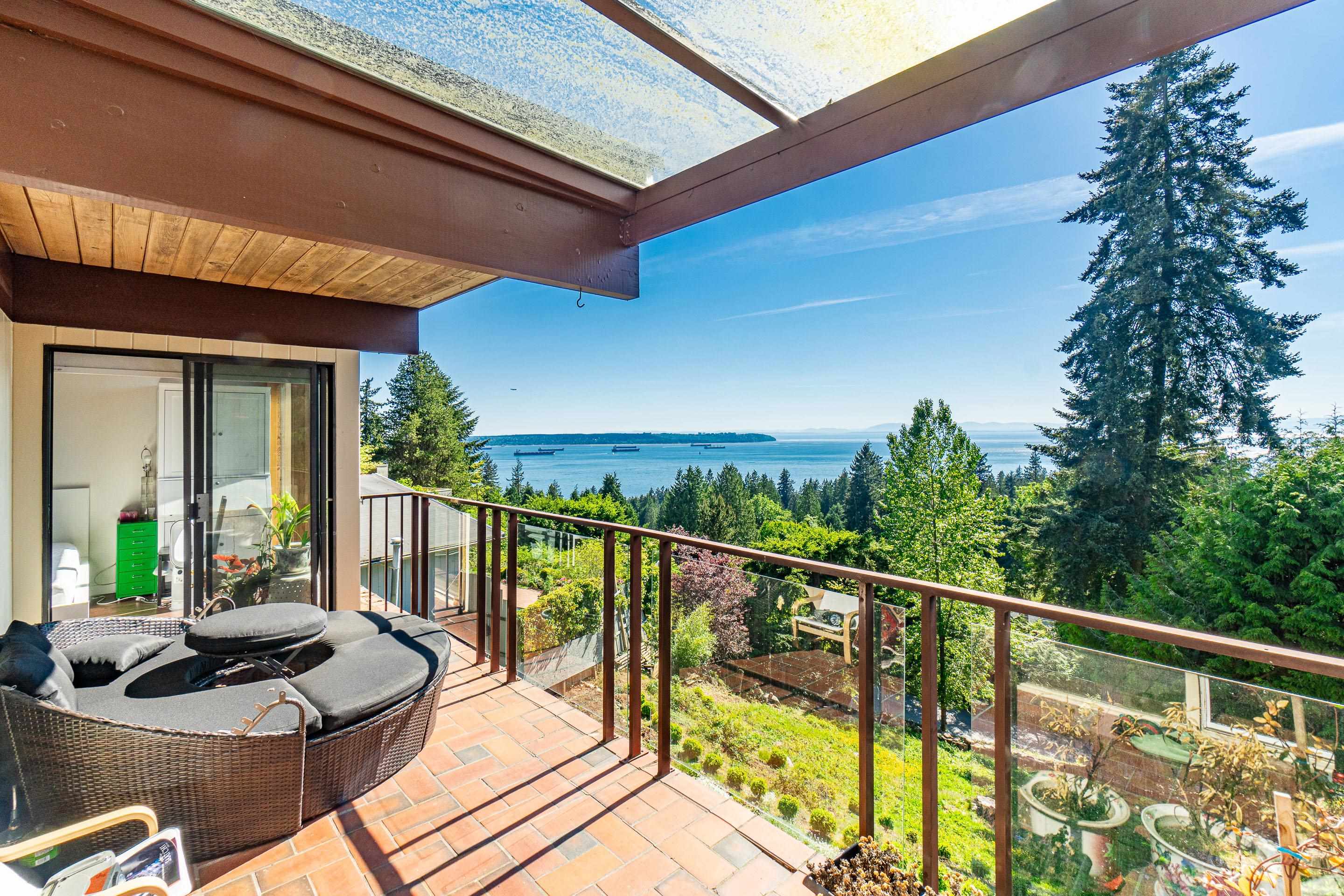 Listing image of 2664 ROSEBERY AVENUE
