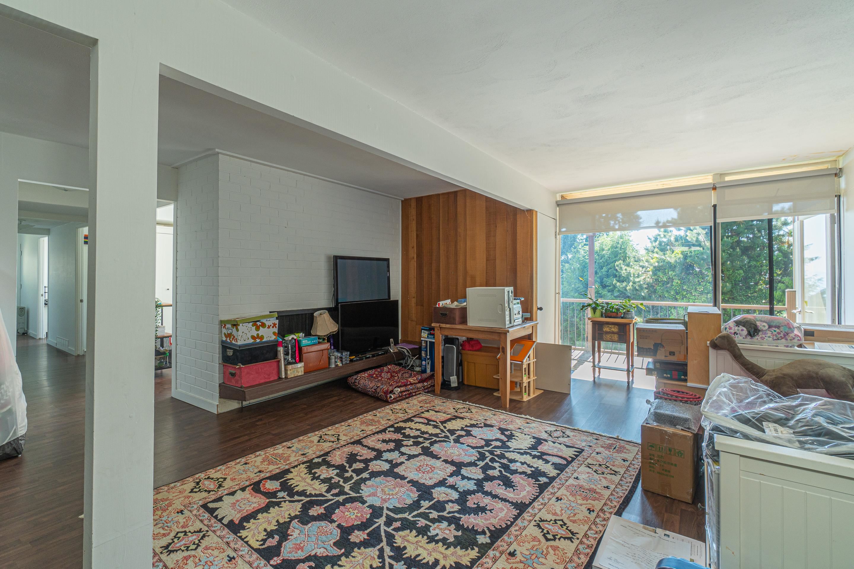 Listing image of 2664 ROSEBERY AVENUE