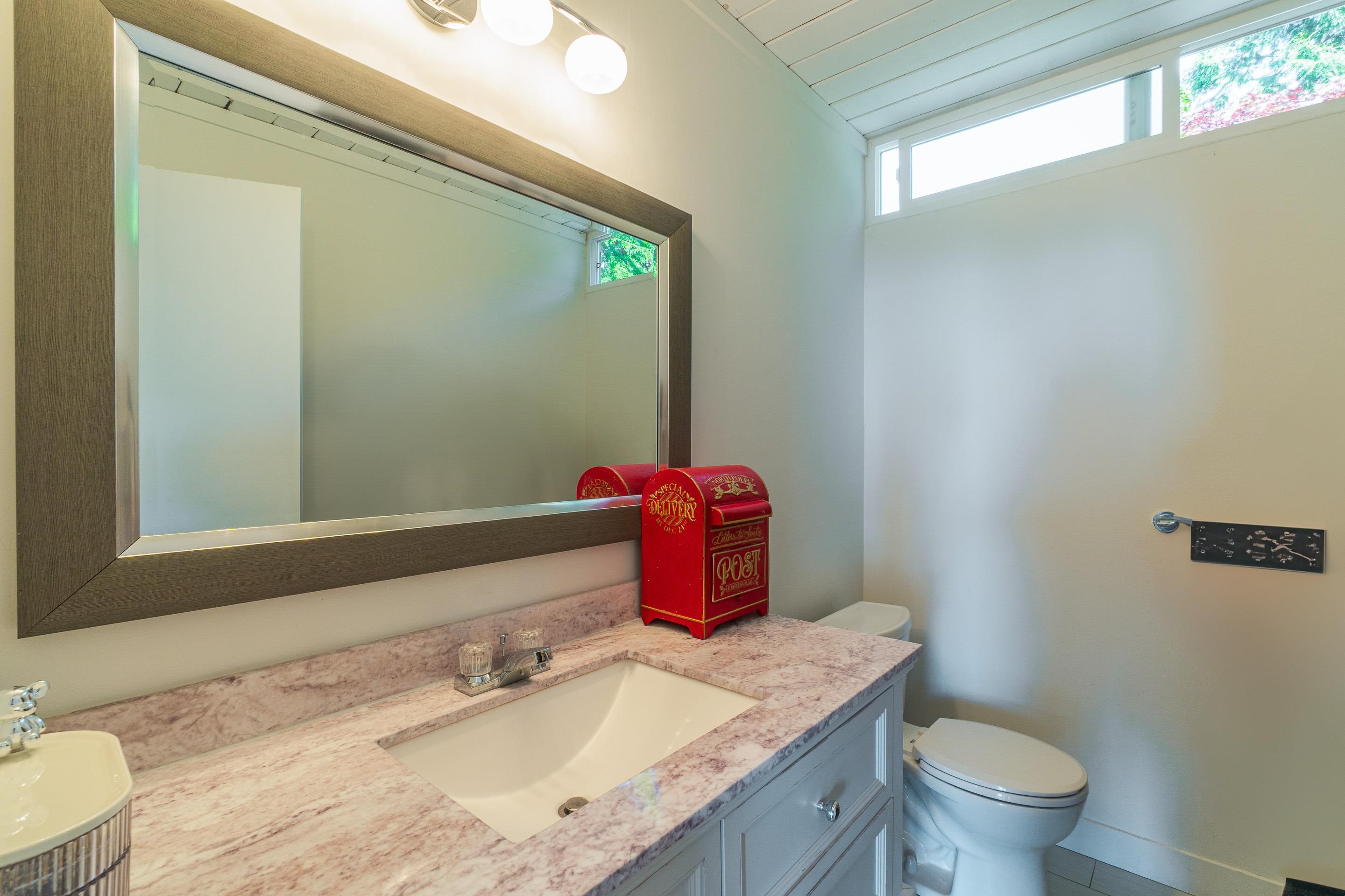 Listing image of 2664 ROSEBERY AVENUE