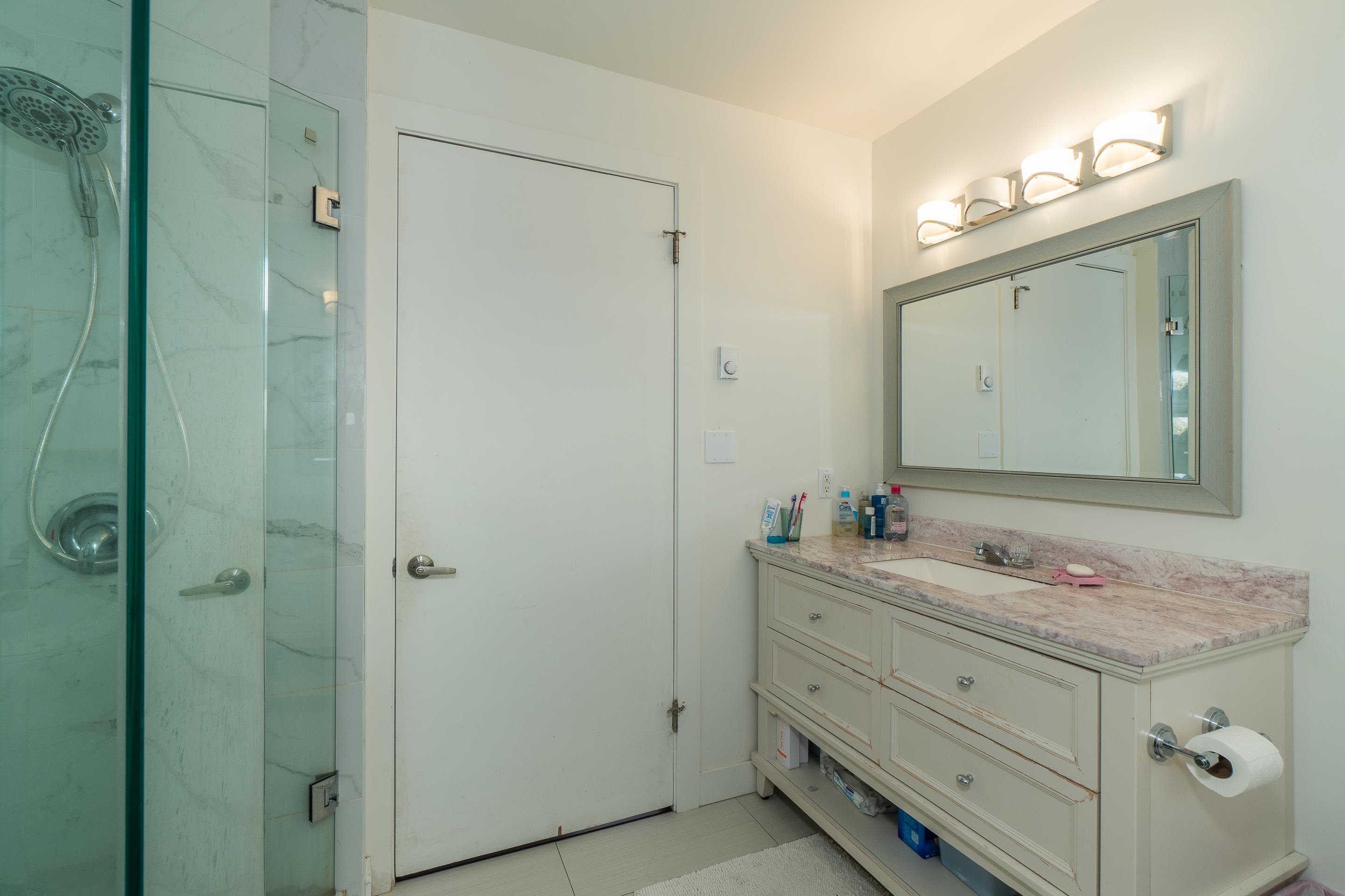 Listing image of 2664 ROSEBERY AVENUE