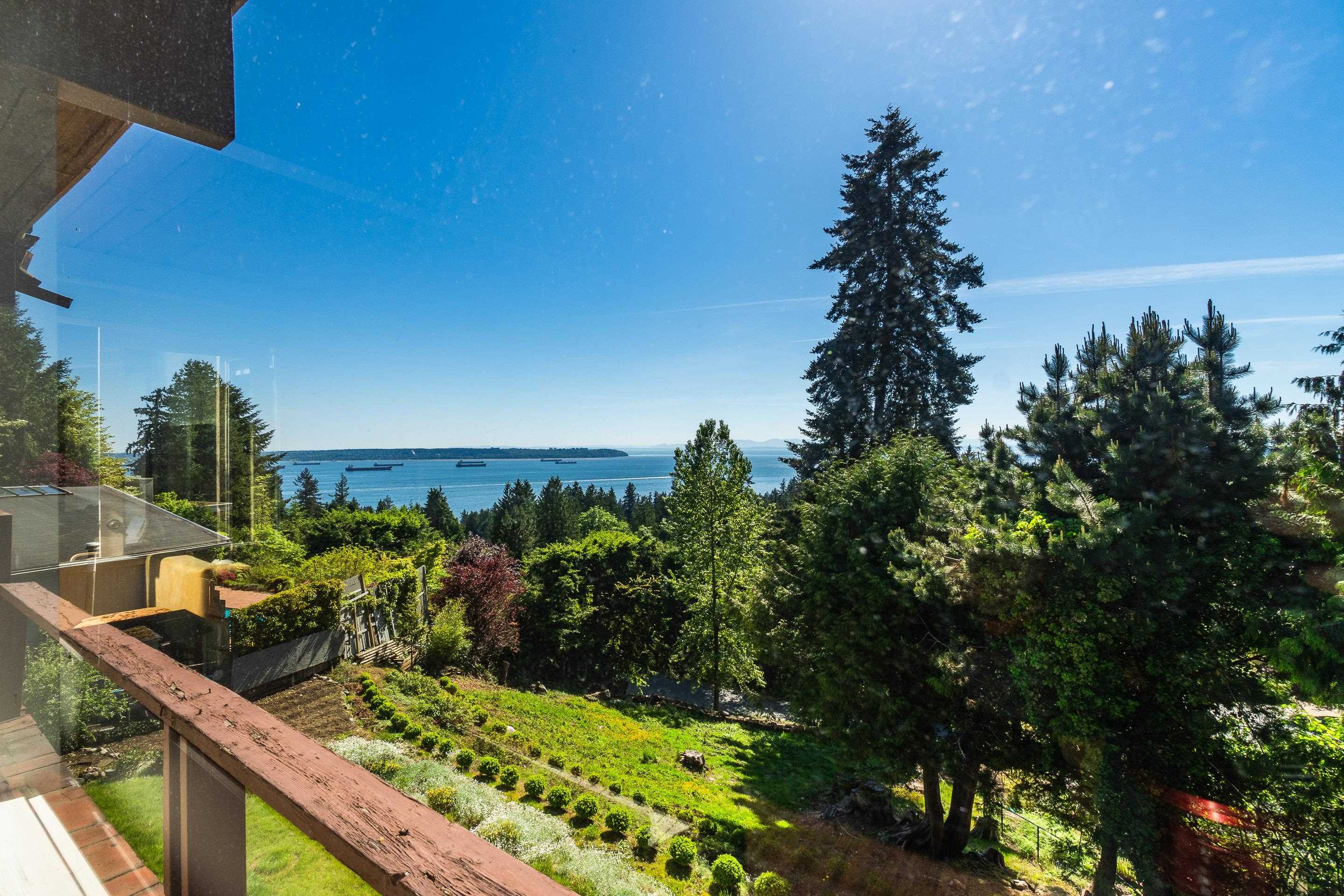 Listing image of 2664 ROSEBERY AVENUE