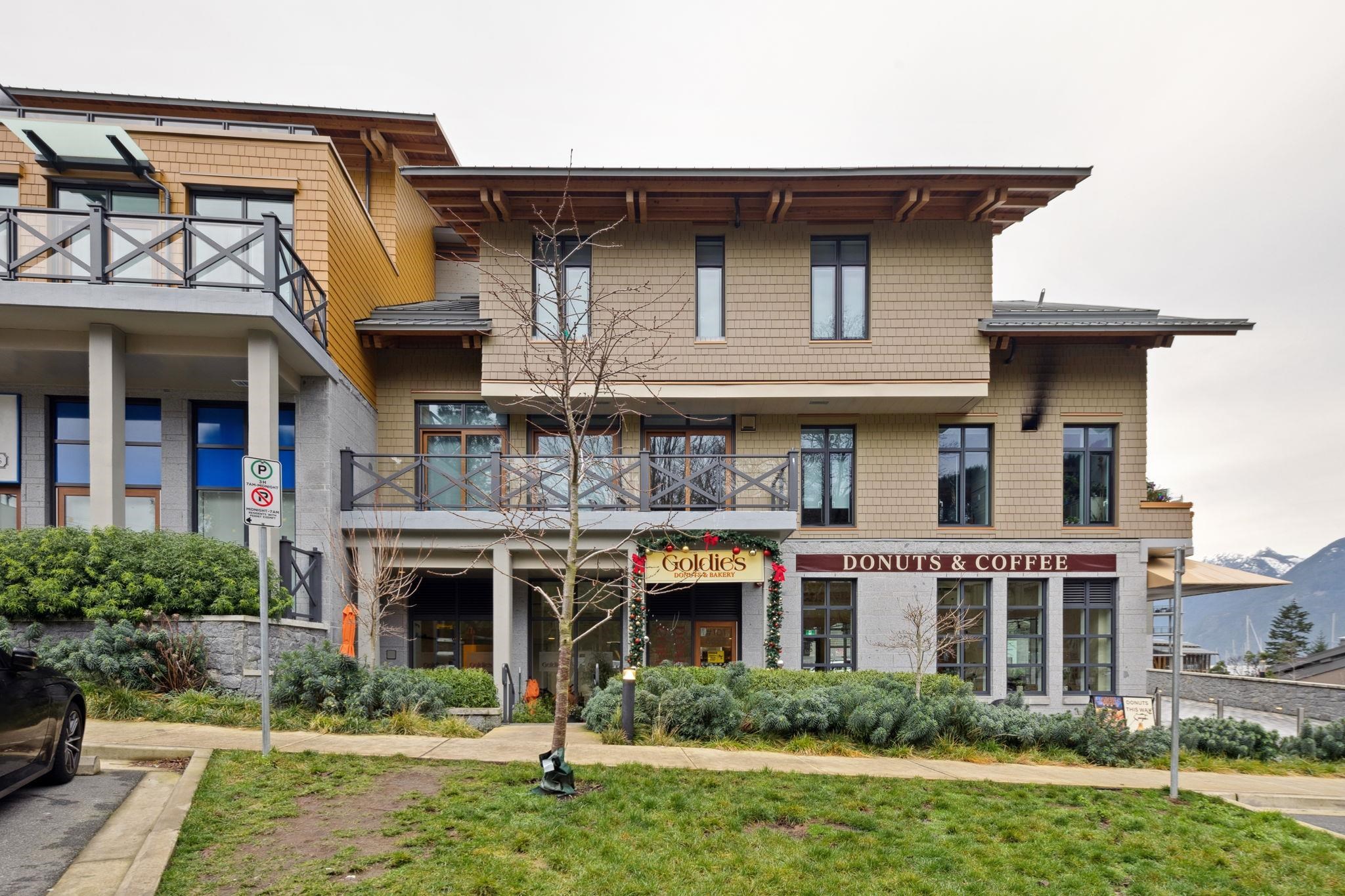 Listing image of 203 6693 NELSON AVENUE