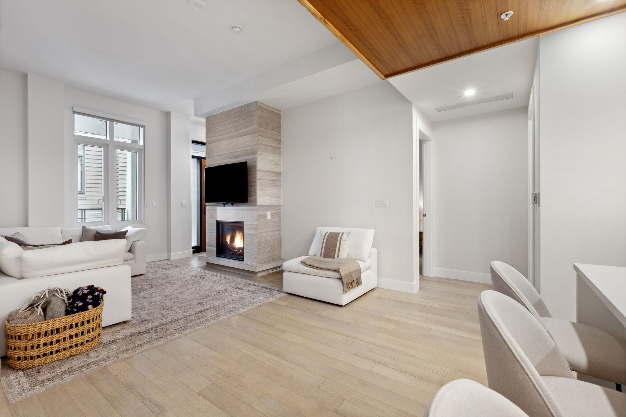Listing image of 203 6693 NELSON AVENUE