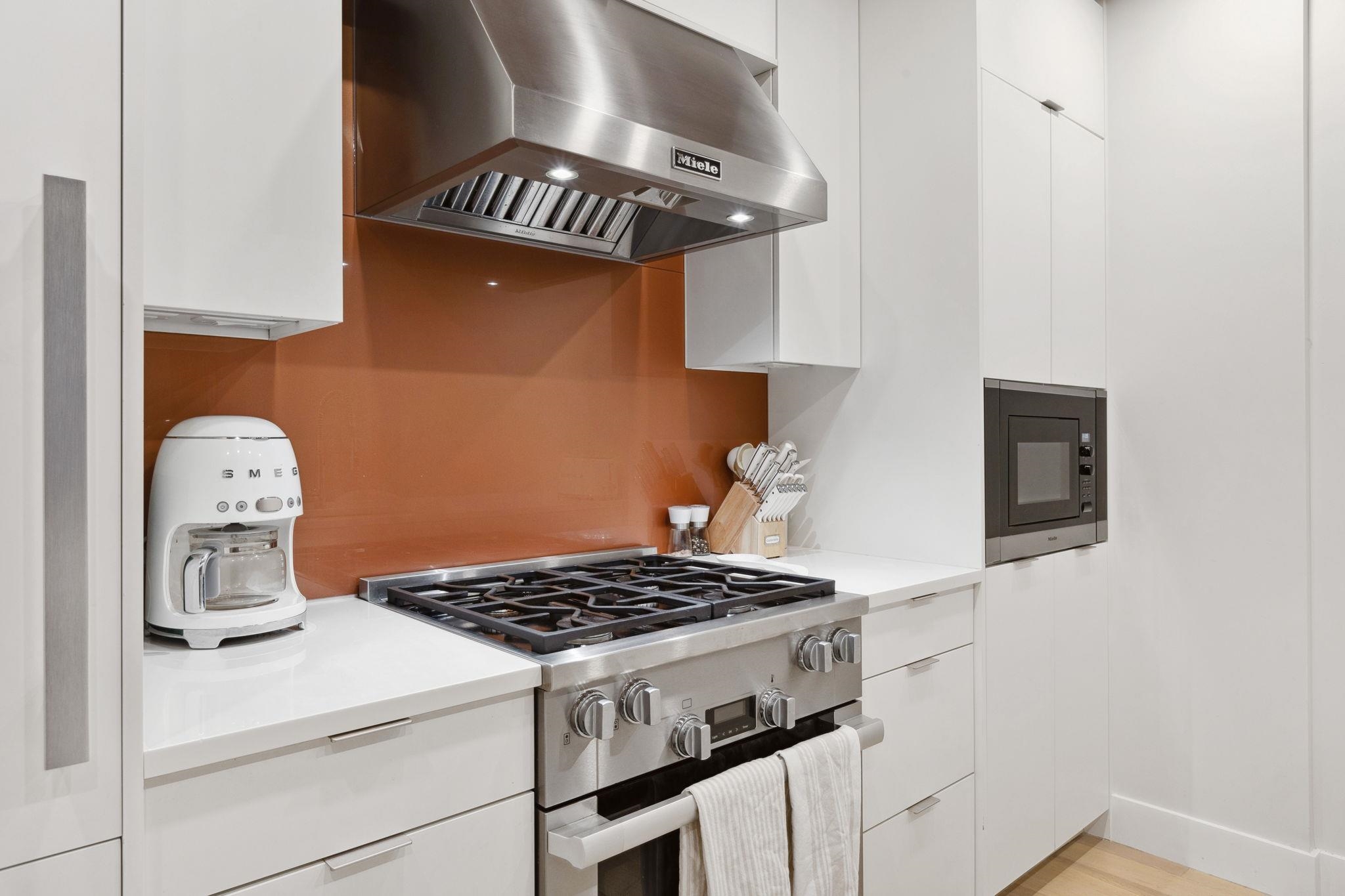 Listing image of 203 6693 NELSON AVENUE