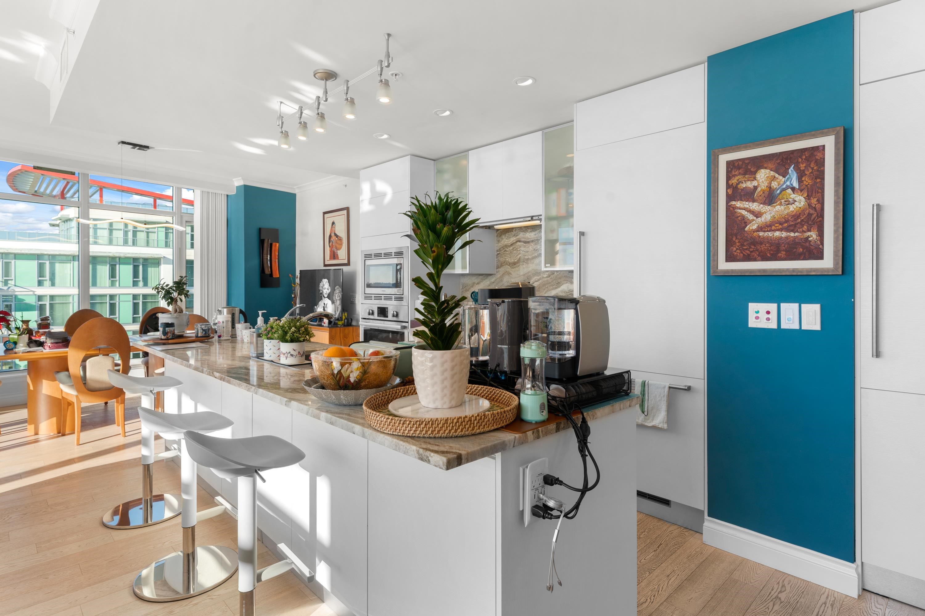 Listing image of 802 185 VICTORY SHIP WAY