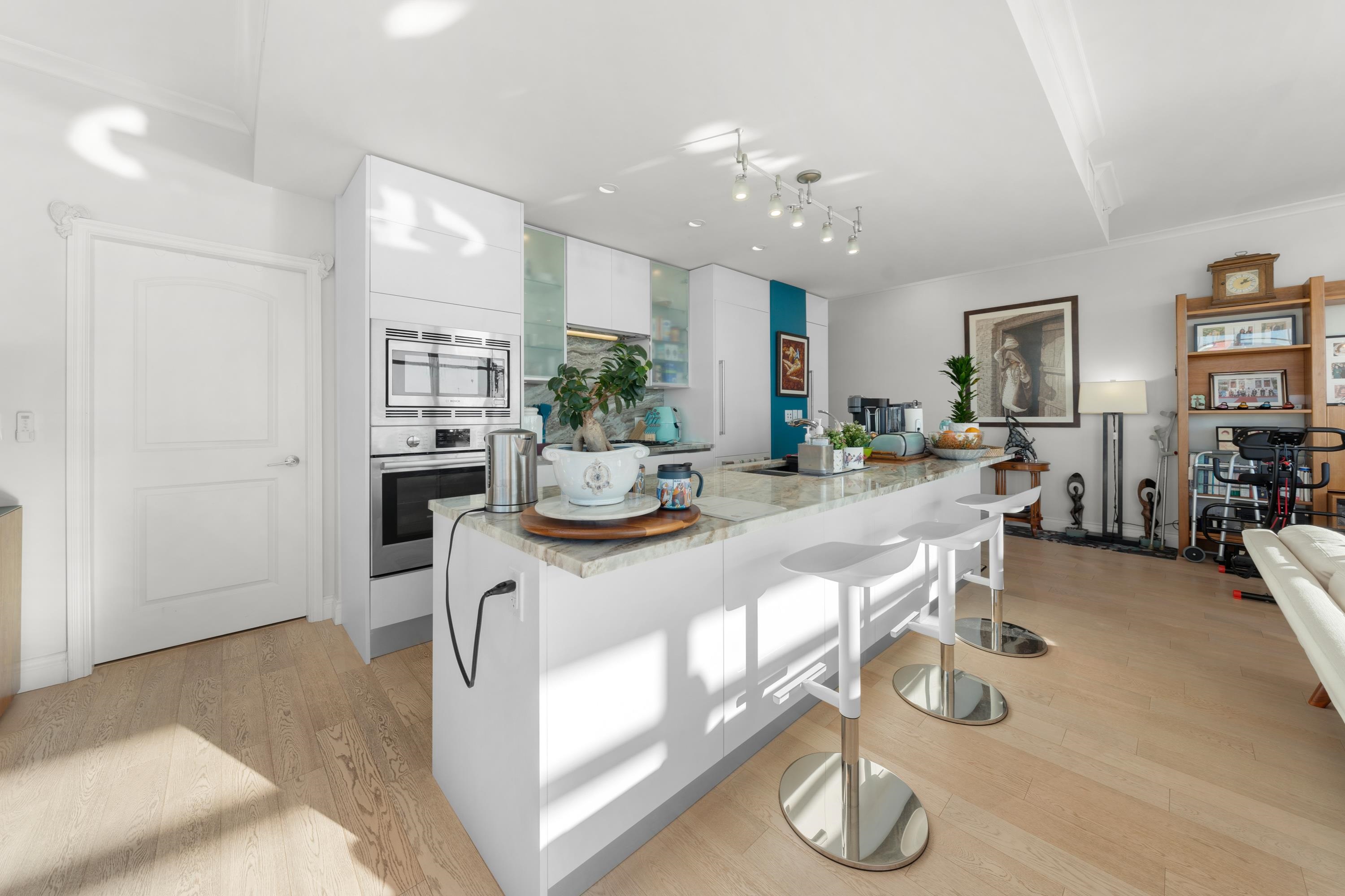 Listing image of 802 185 VICTORY SHIP WAY