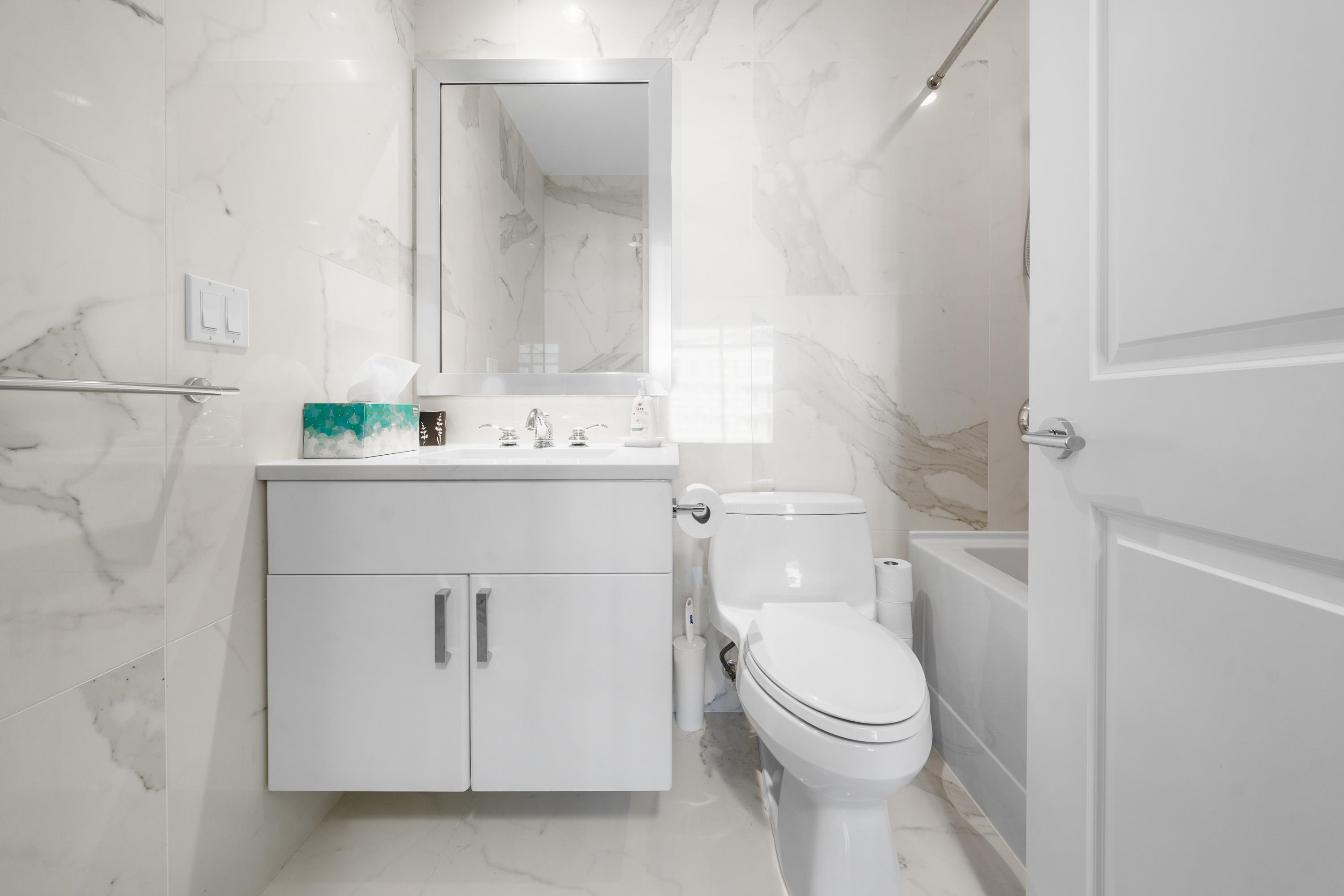 Listing image of 802 185 VICTORY SHIP WAY