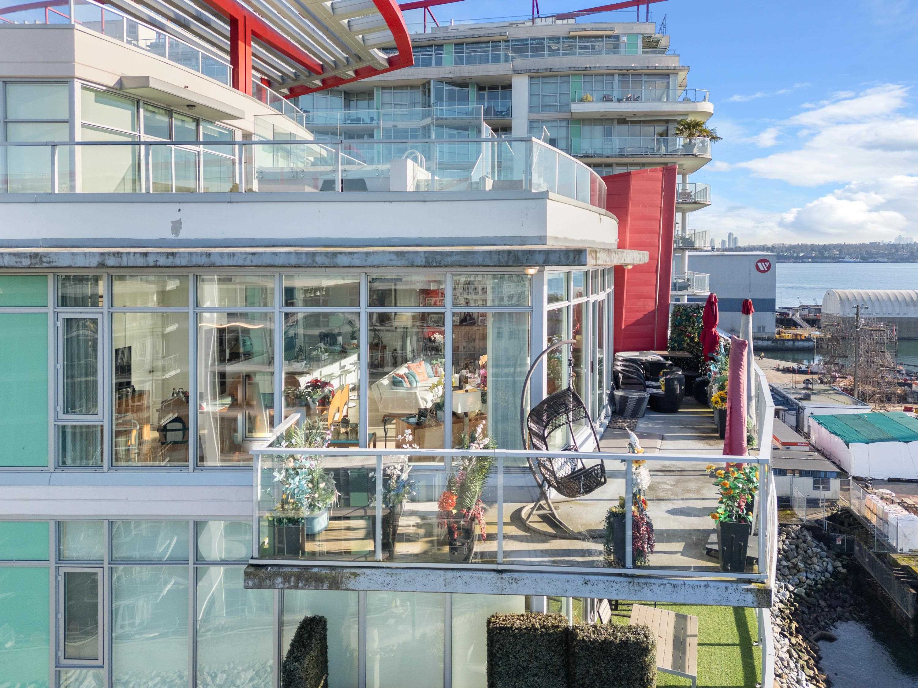 Listing image of 802 185 VICTORY SHIP WAY