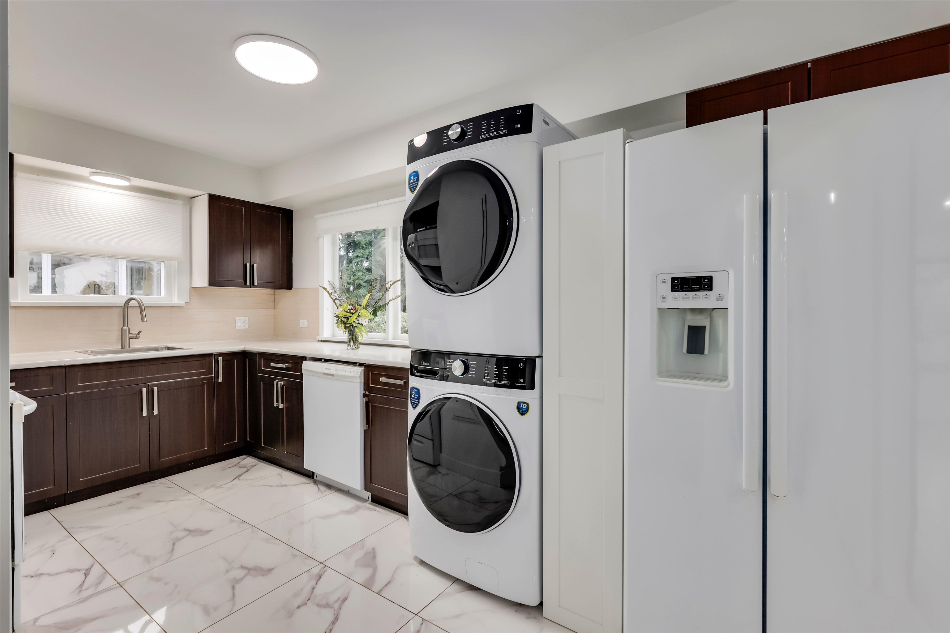 Listing image of 181 W WINDSOR ROAD