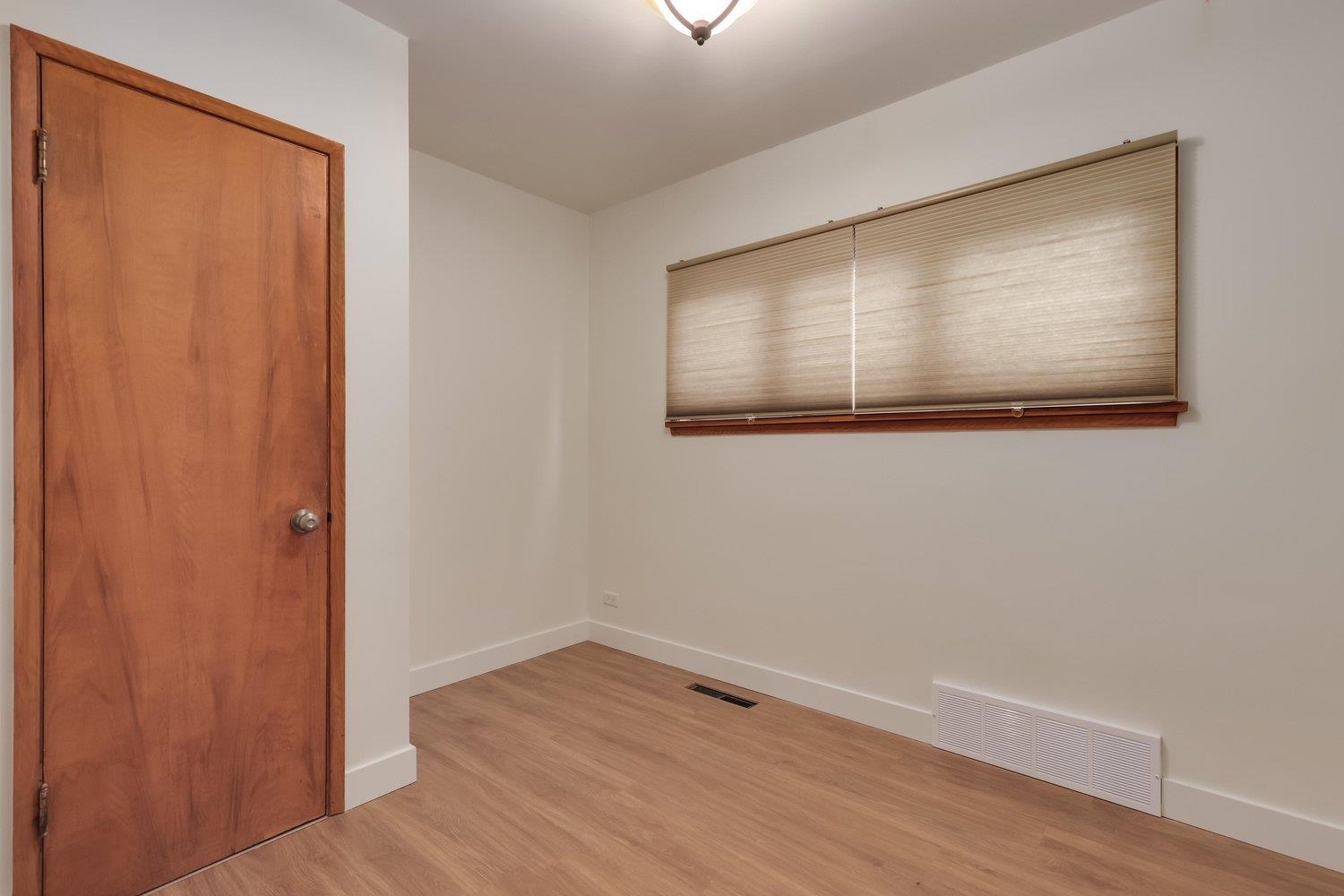 Listing image of 181 W WINDSOR ROAD