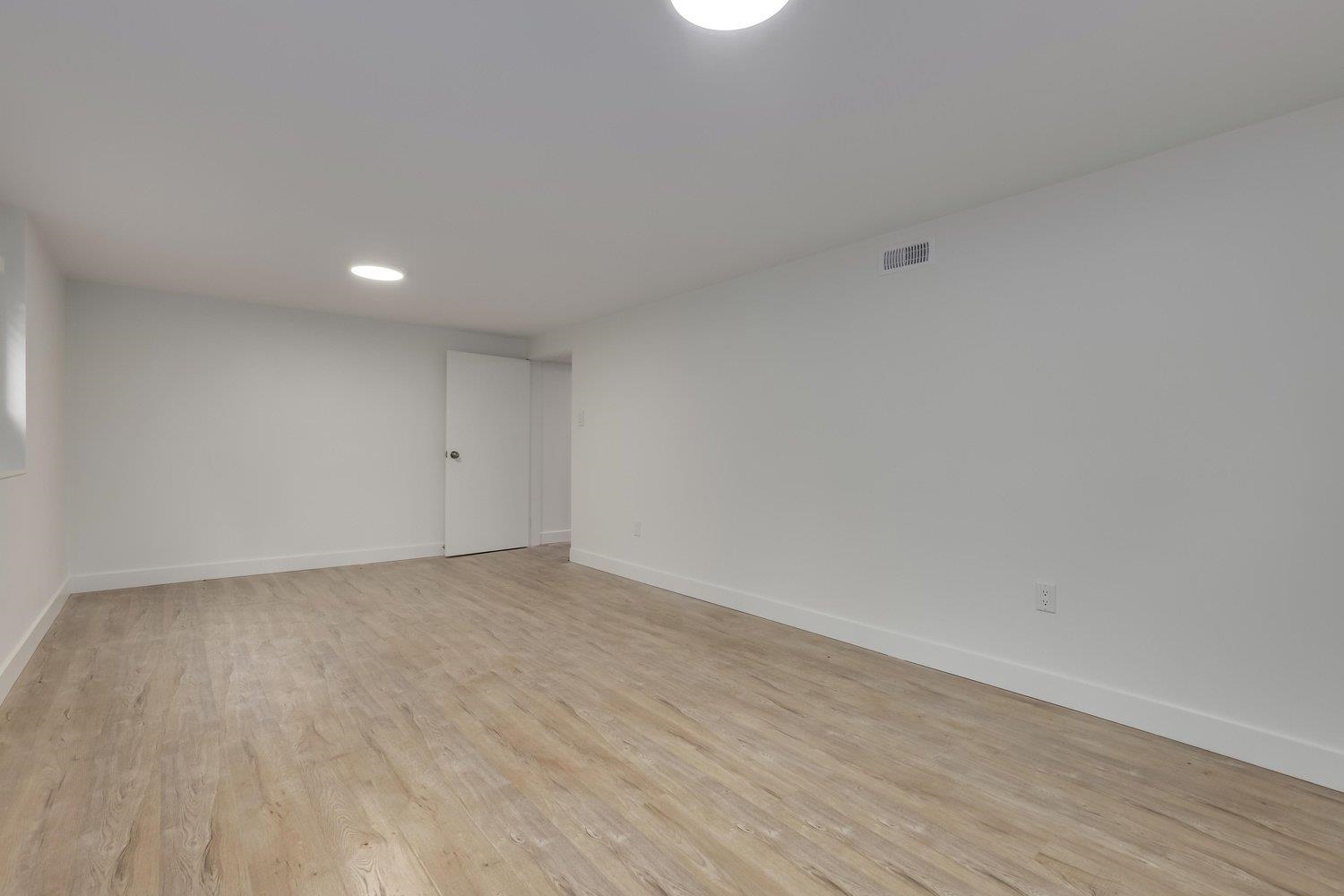 Listing image of 181 W WINDSOR ROAD