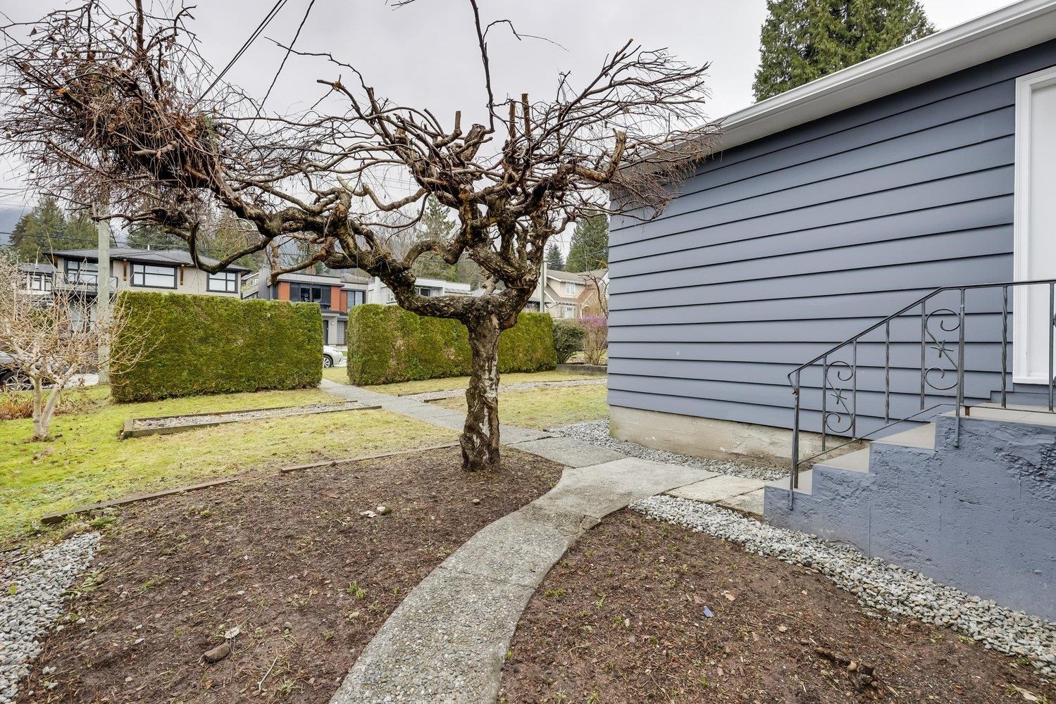 Listing image of 181 W WINDSOR ROAD