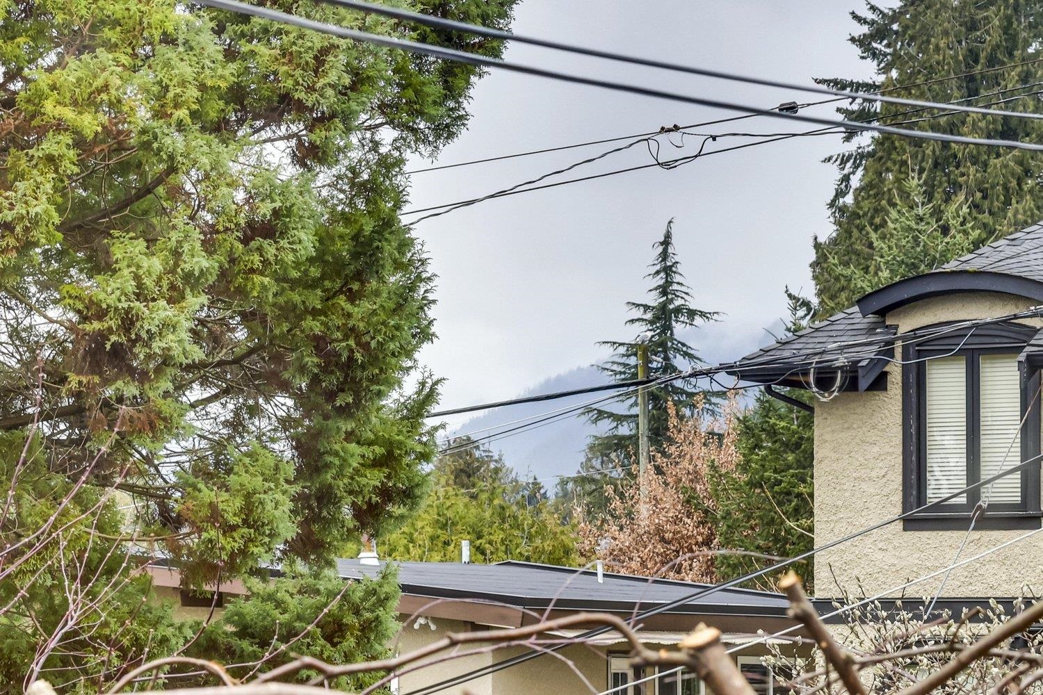 Listing image of 181 W WINDSOR ROAD