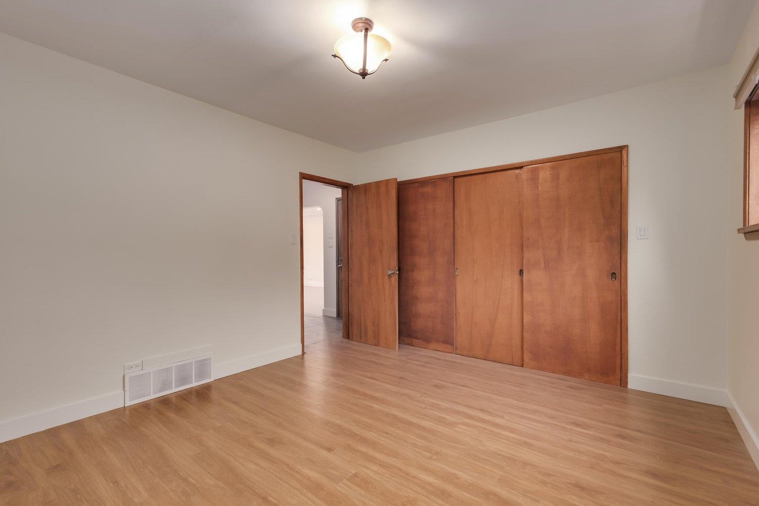 Listing image of 181 W WINDSOR ROAD