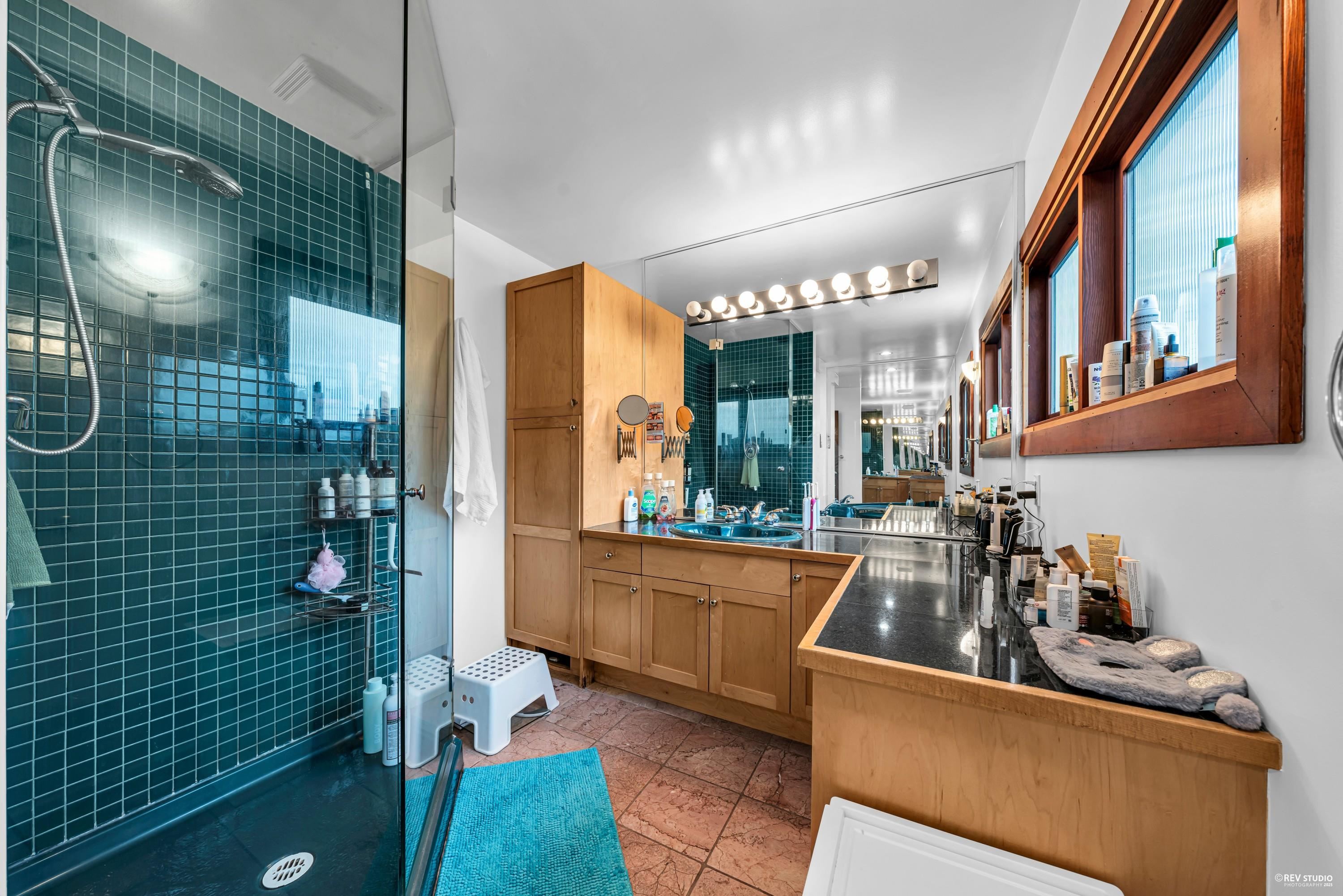 Listing image of 1488 PALMERSTON AVENUE