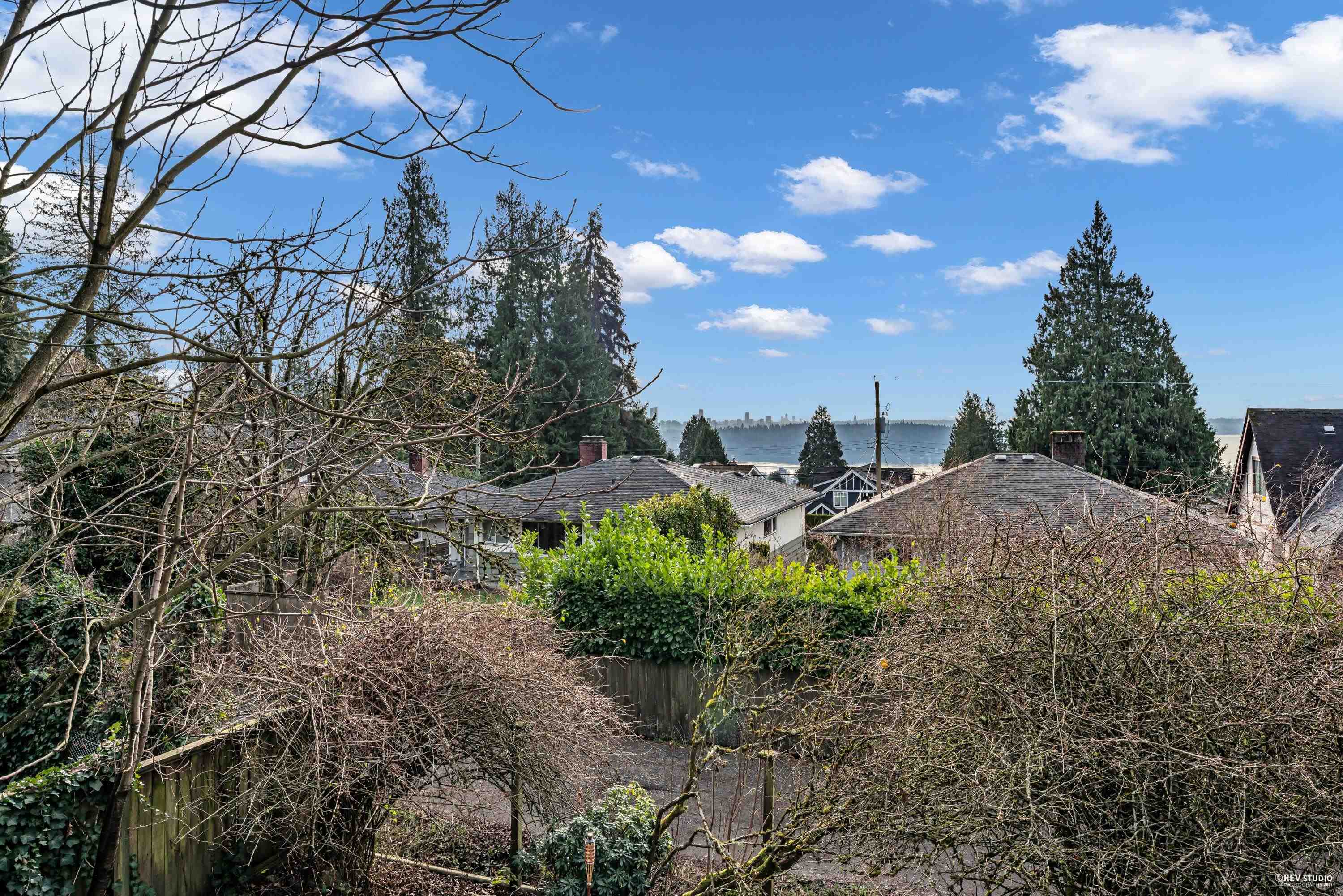 Listing image of 1488 PALMERSTON AVENUE
