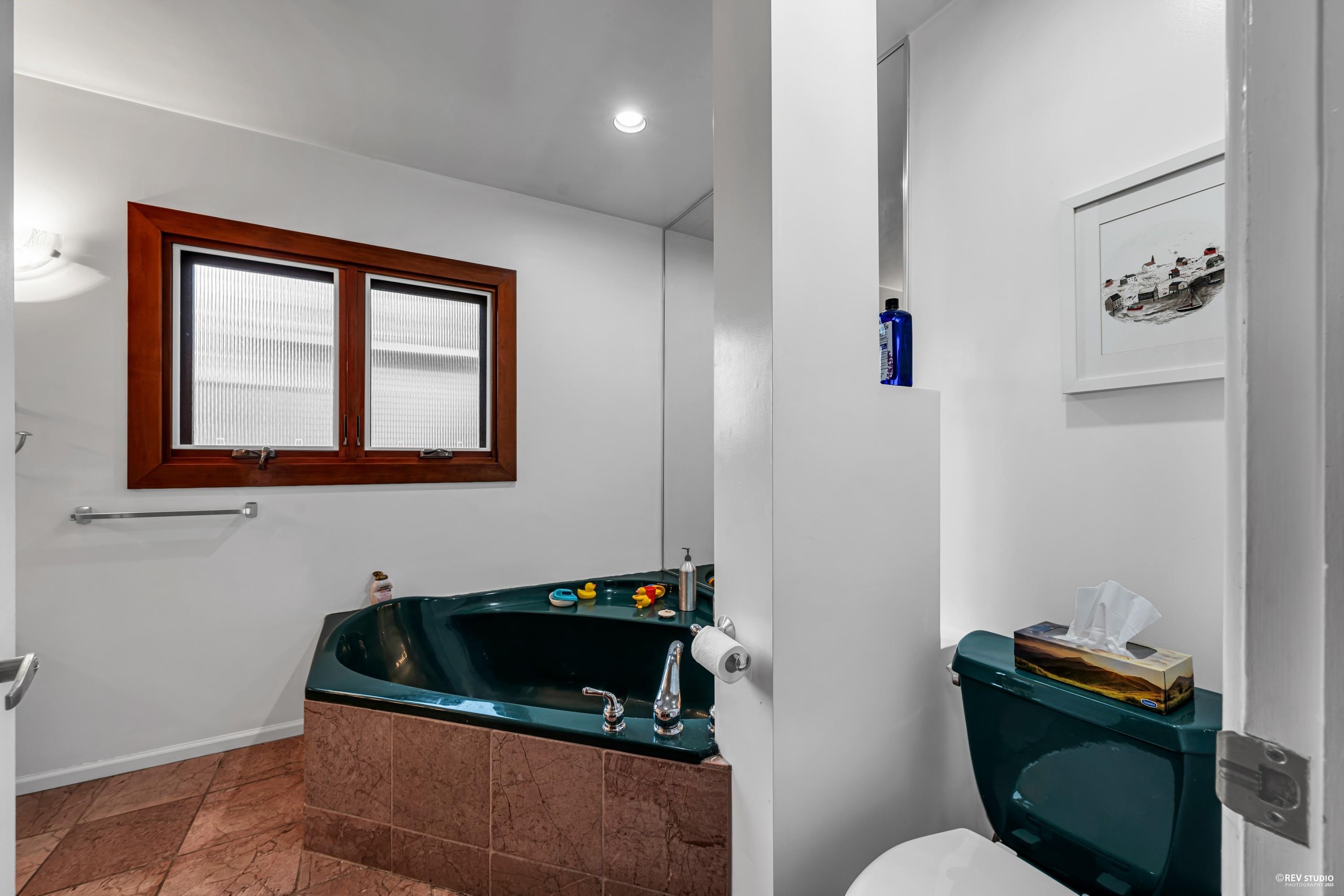 Listing image of 1488 PALMERSTON AVENUE