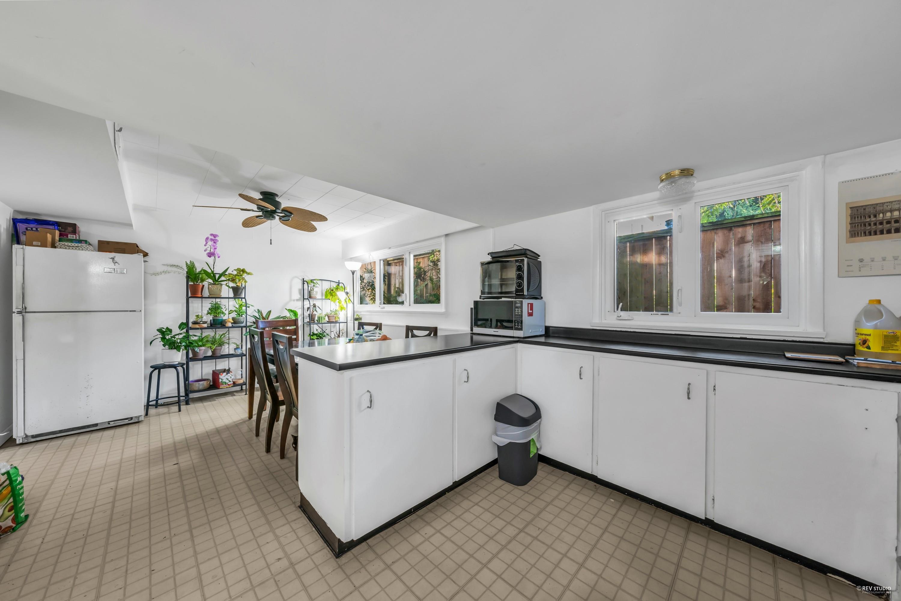 Listing image of 1488 PALMERSTON AVENUE