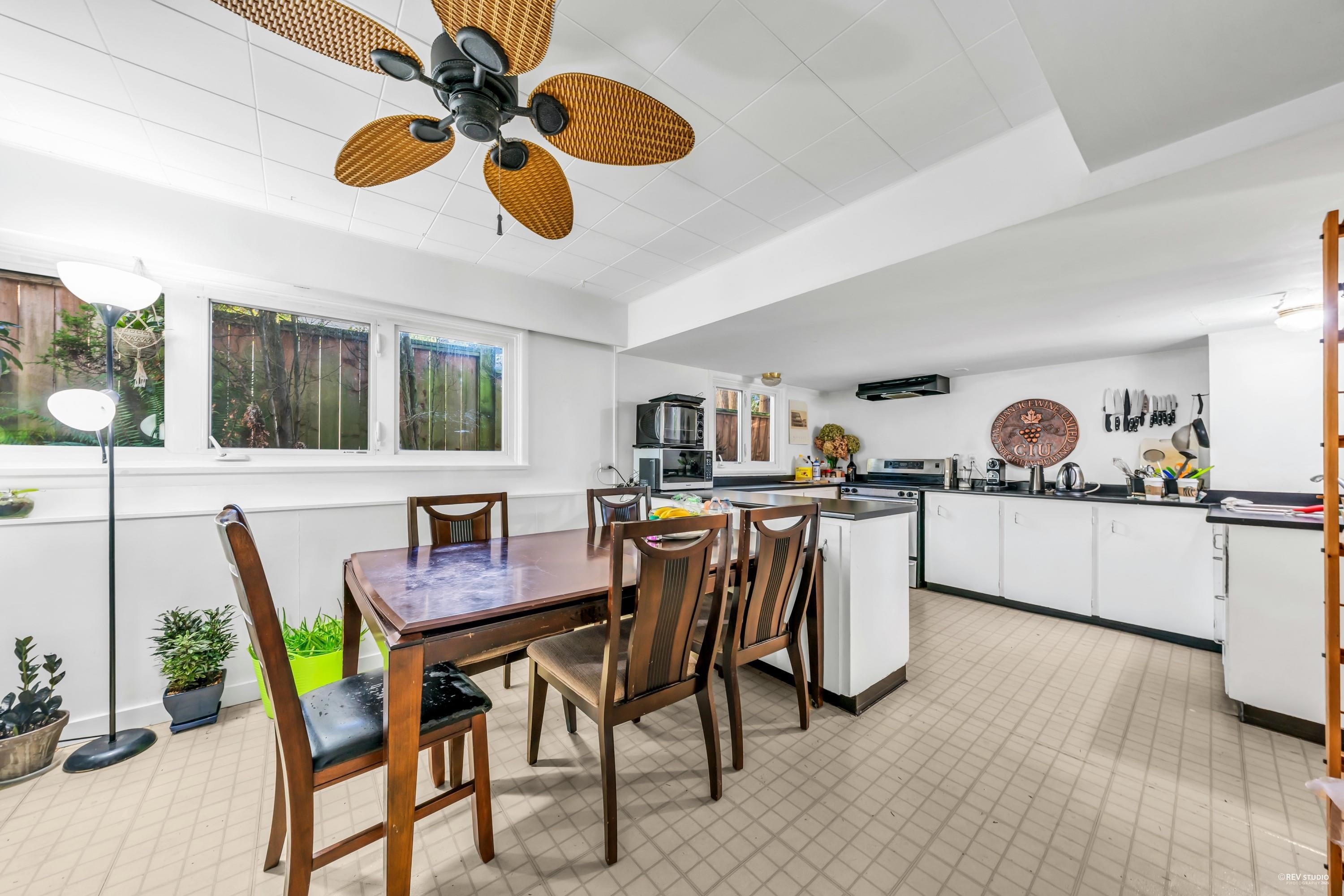 Listing image of 1488 PALMERSTON AVENUE