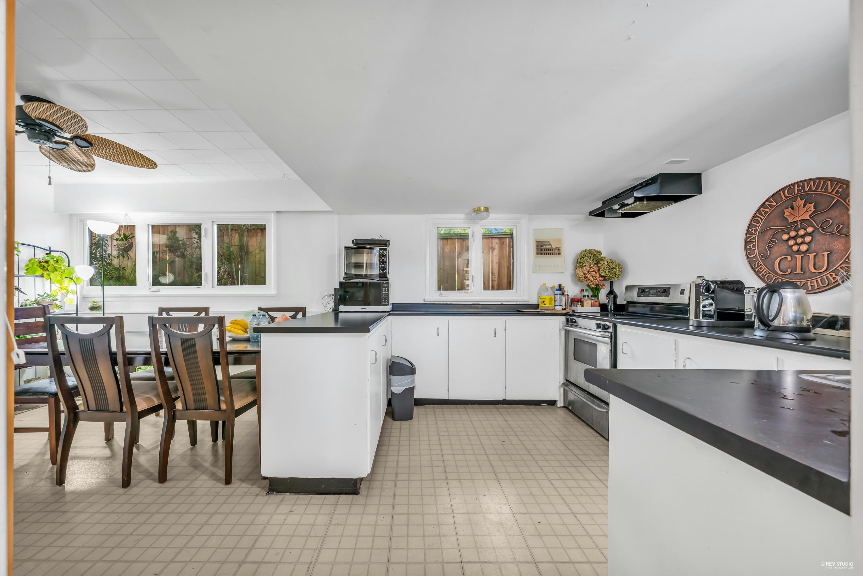 Listing image of 1488 PALMERSTON AVENUE