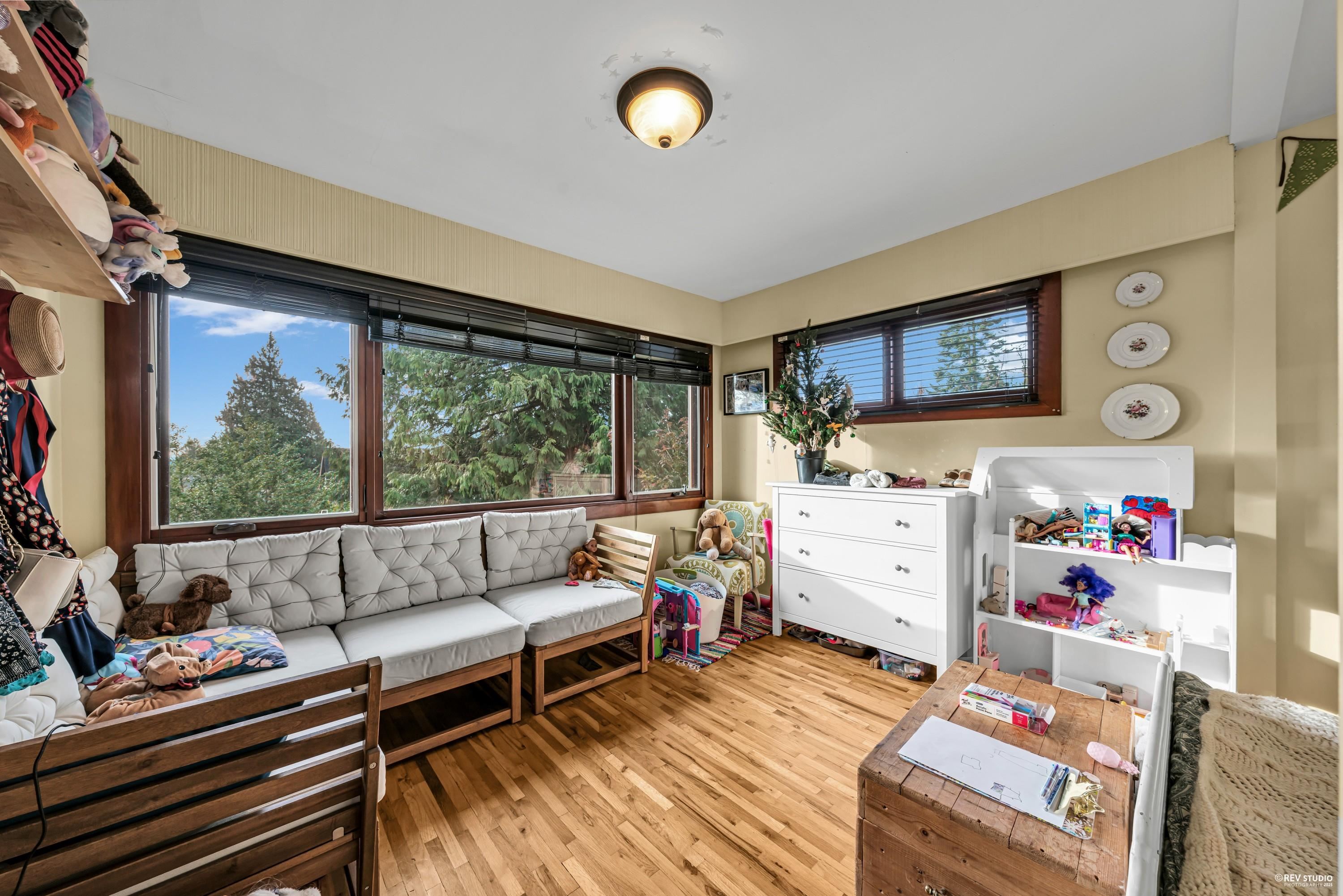 Listing image of 1488 PALMERSTON AVENUE
