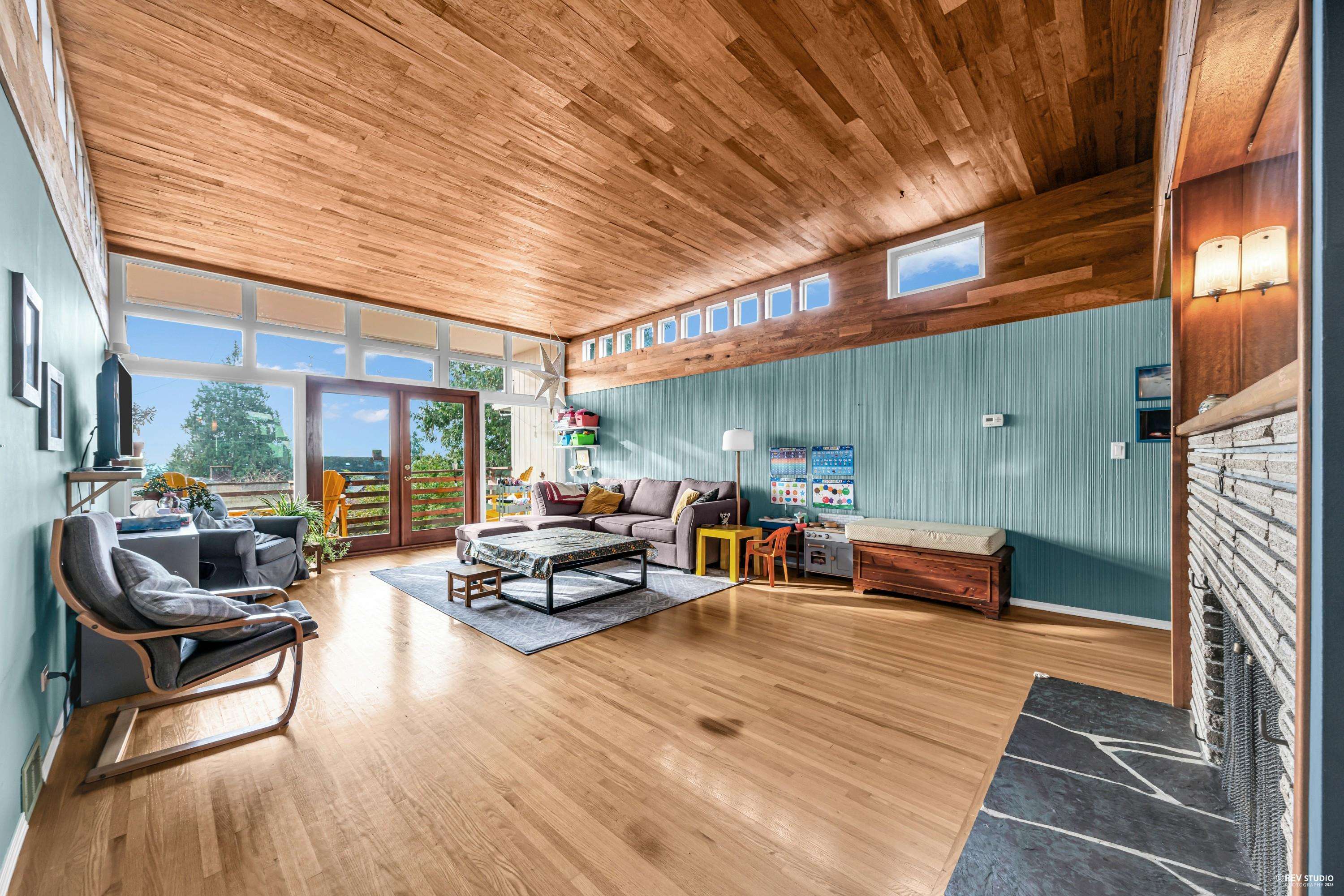 Listing image of 1488 PALMERSTON AVENUE