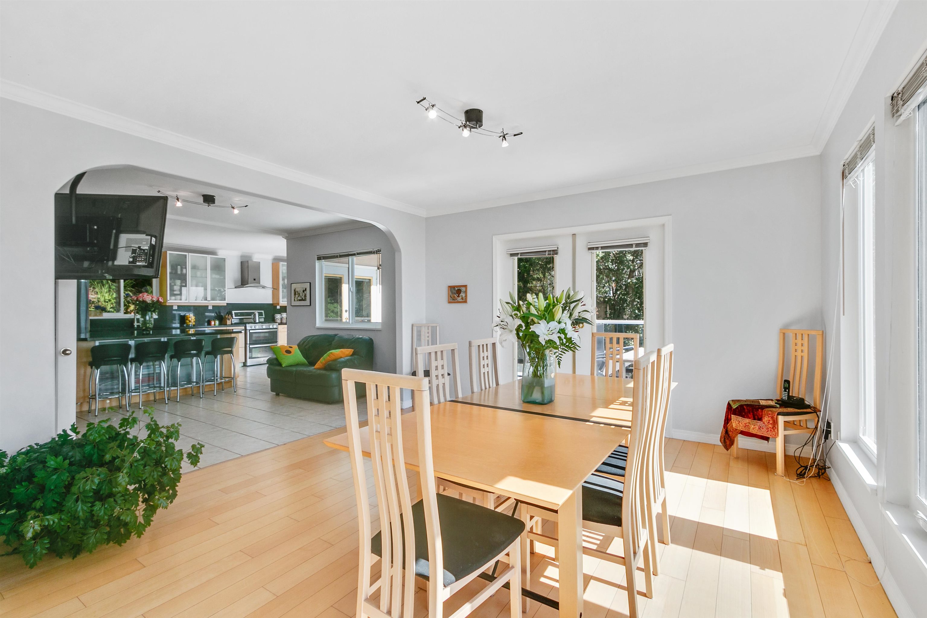Listing image of 530 CRAIGMOHR DRIVE