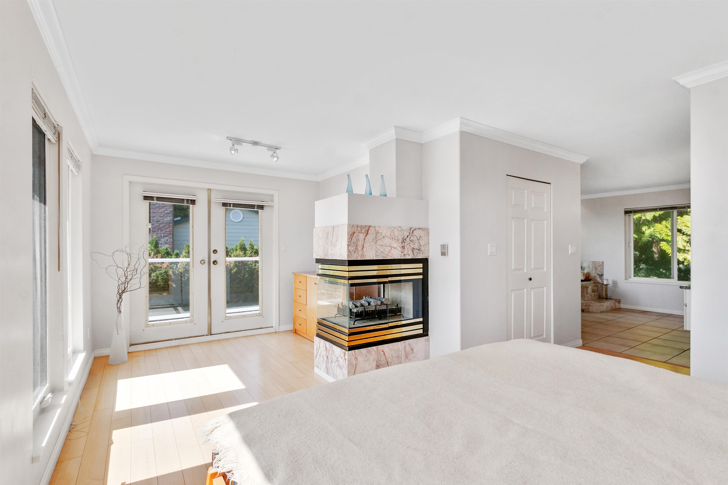Listing image of 530 CRAIGMOHR DRIVE
