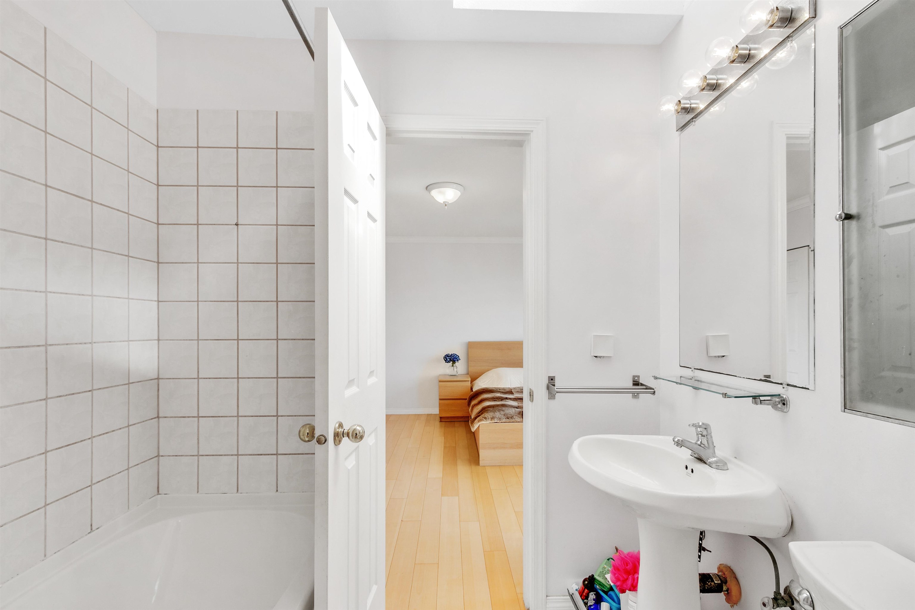 Listing image of 530 CRAIGMOHR DRIVE