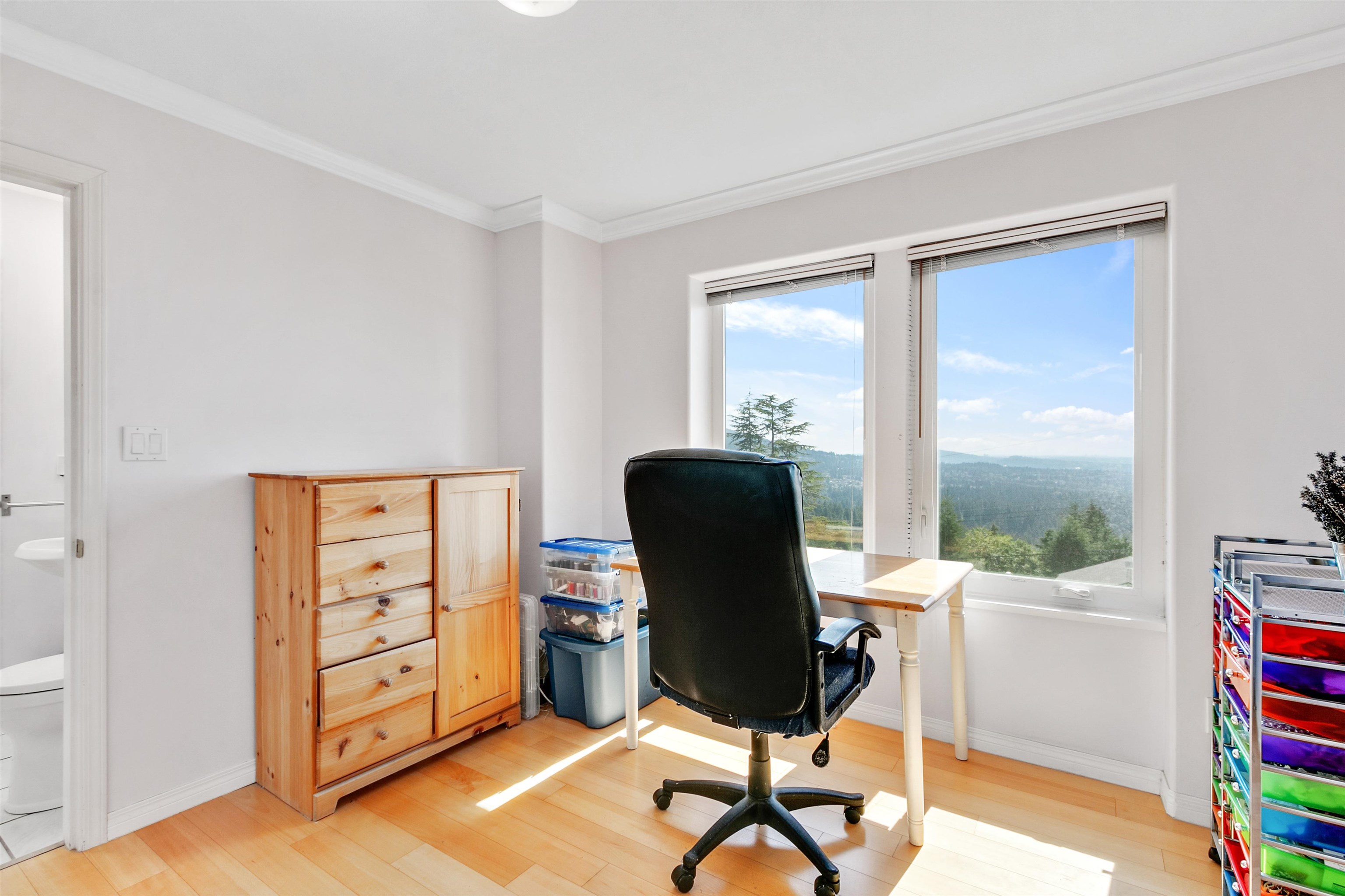 Listing image of 530 CRAIGMOHR DRIVE