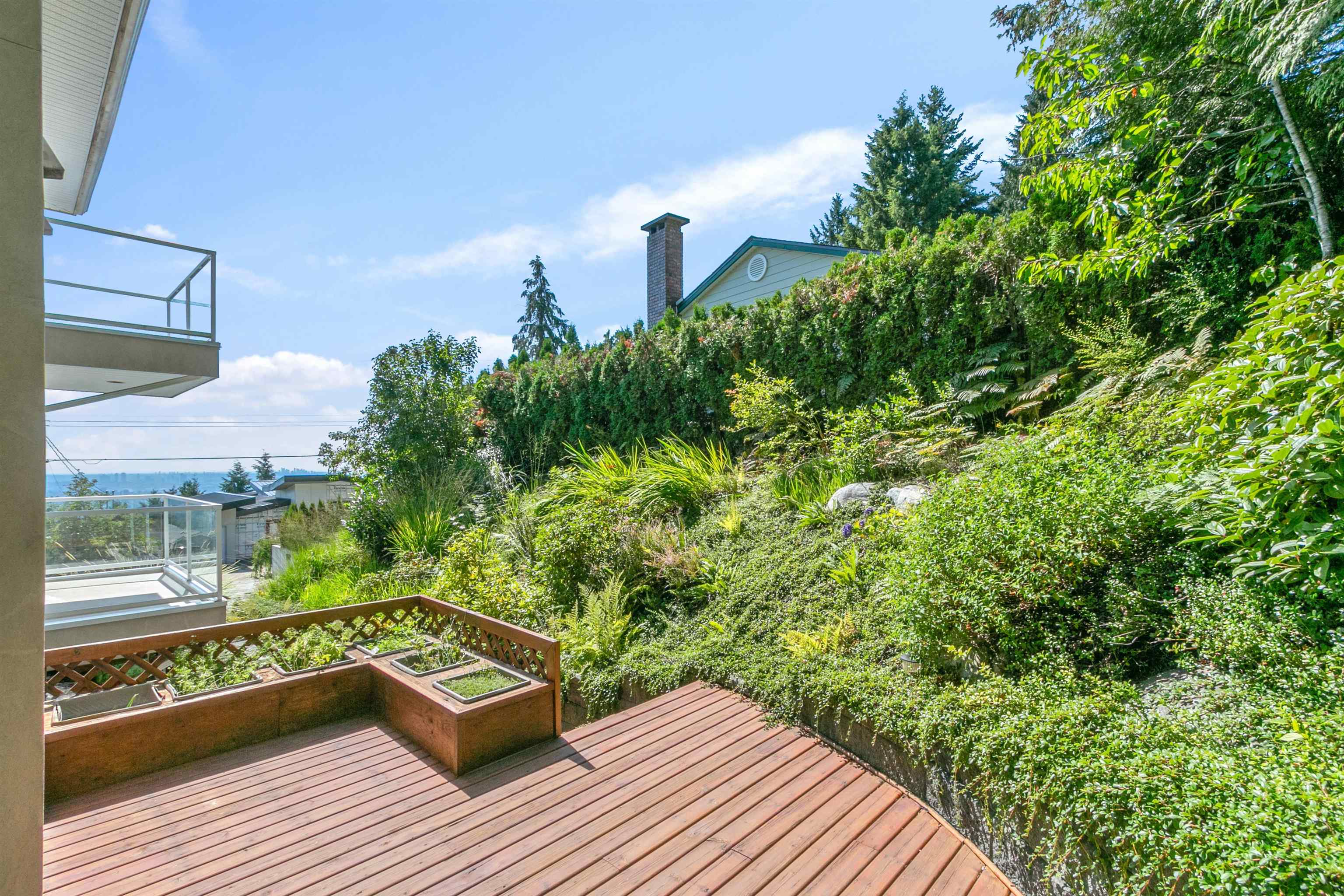 Listing image of 530 CRAIGMOHR DRIVE