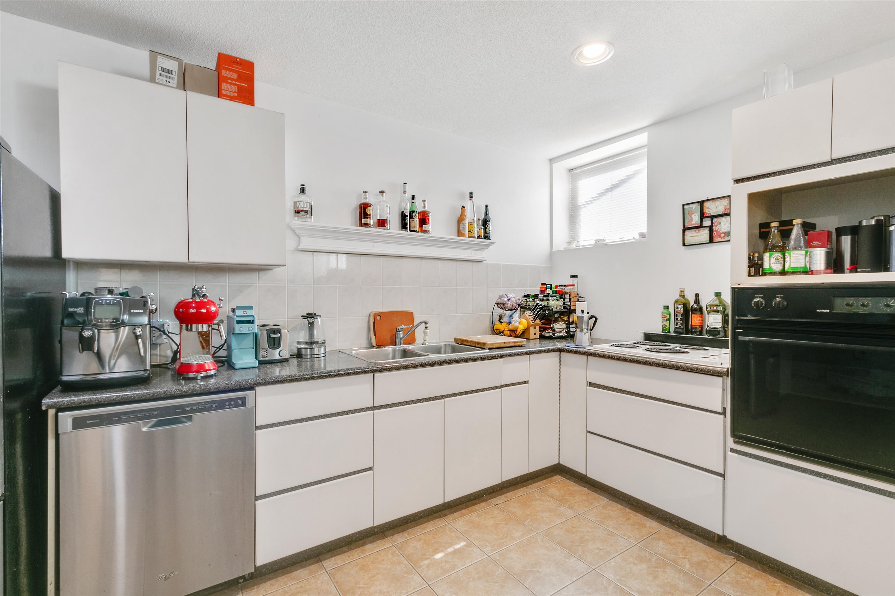 Listing image of 530 CRAIGMOHR DRIVE