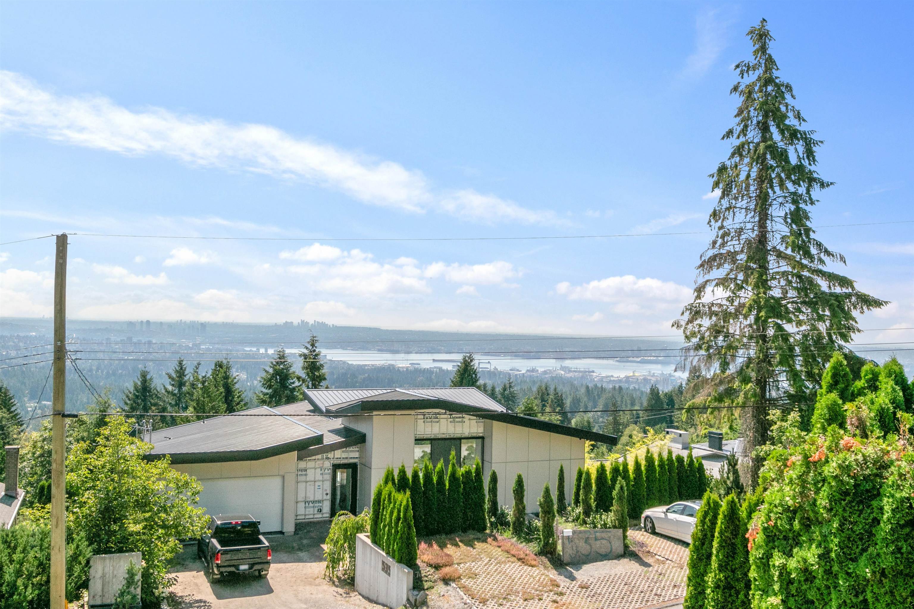 Listing image of 530 CRAIGMOHR DRIVE