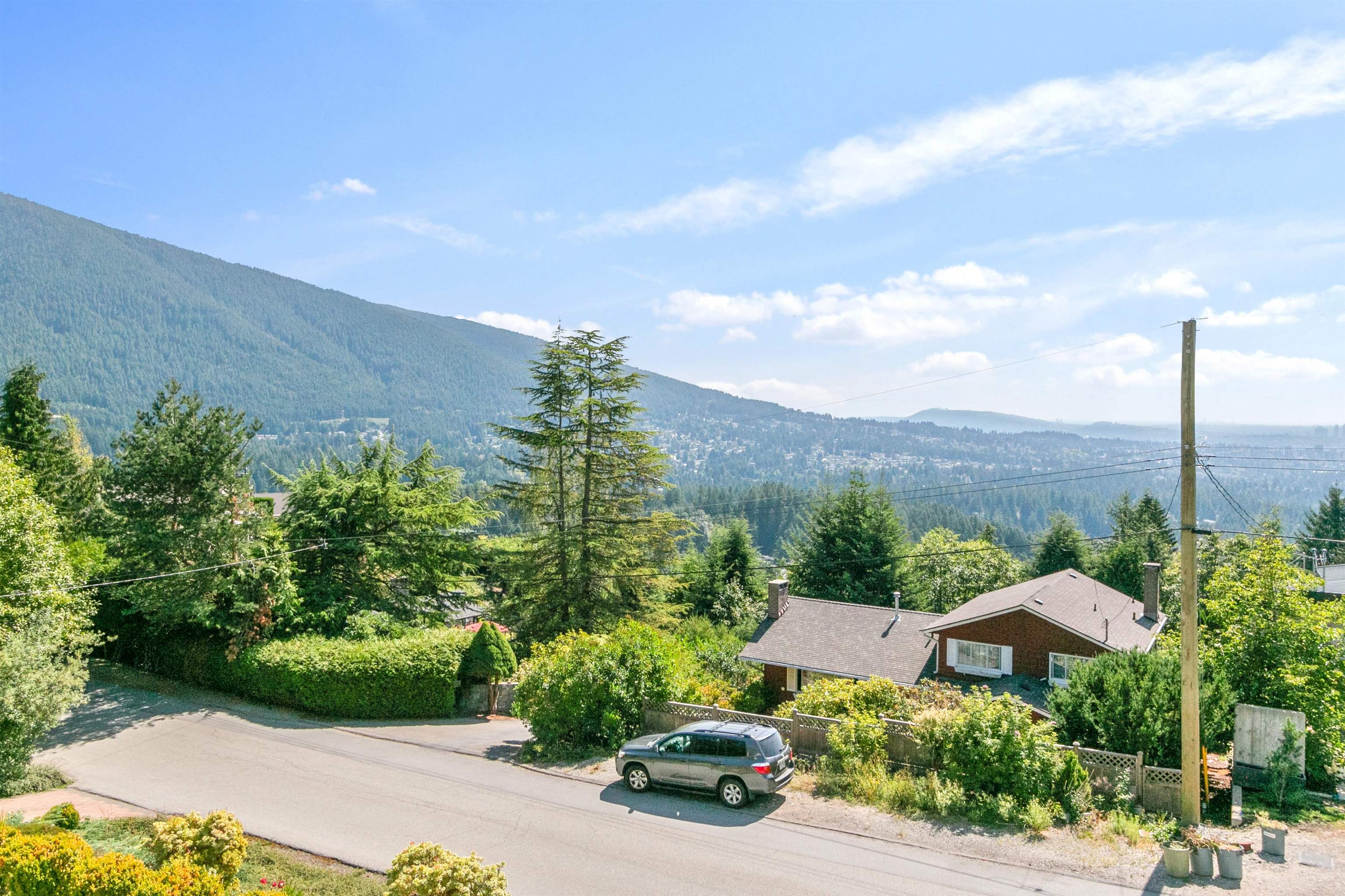 Listing image of 530 CRAIGMOHR DRIVE