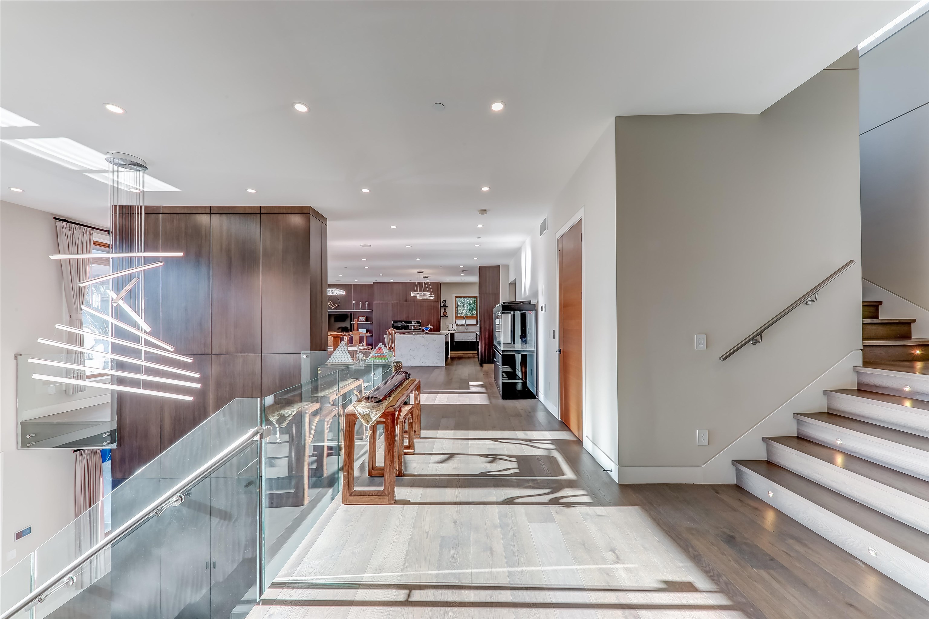 Listing image of 1497 QUEENS AVENUE