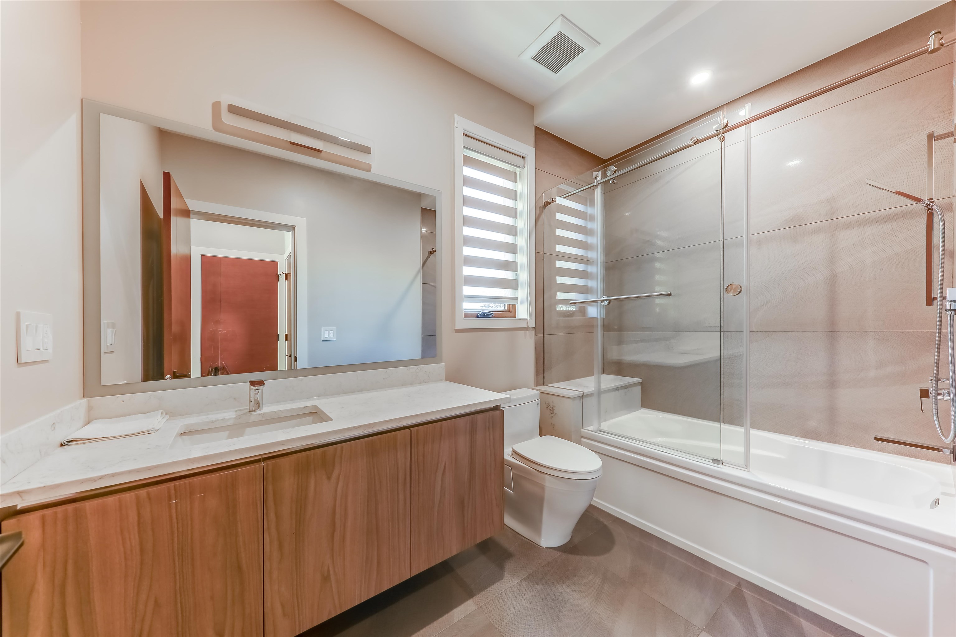 Listing image of 1497 QUEENS AVENUE