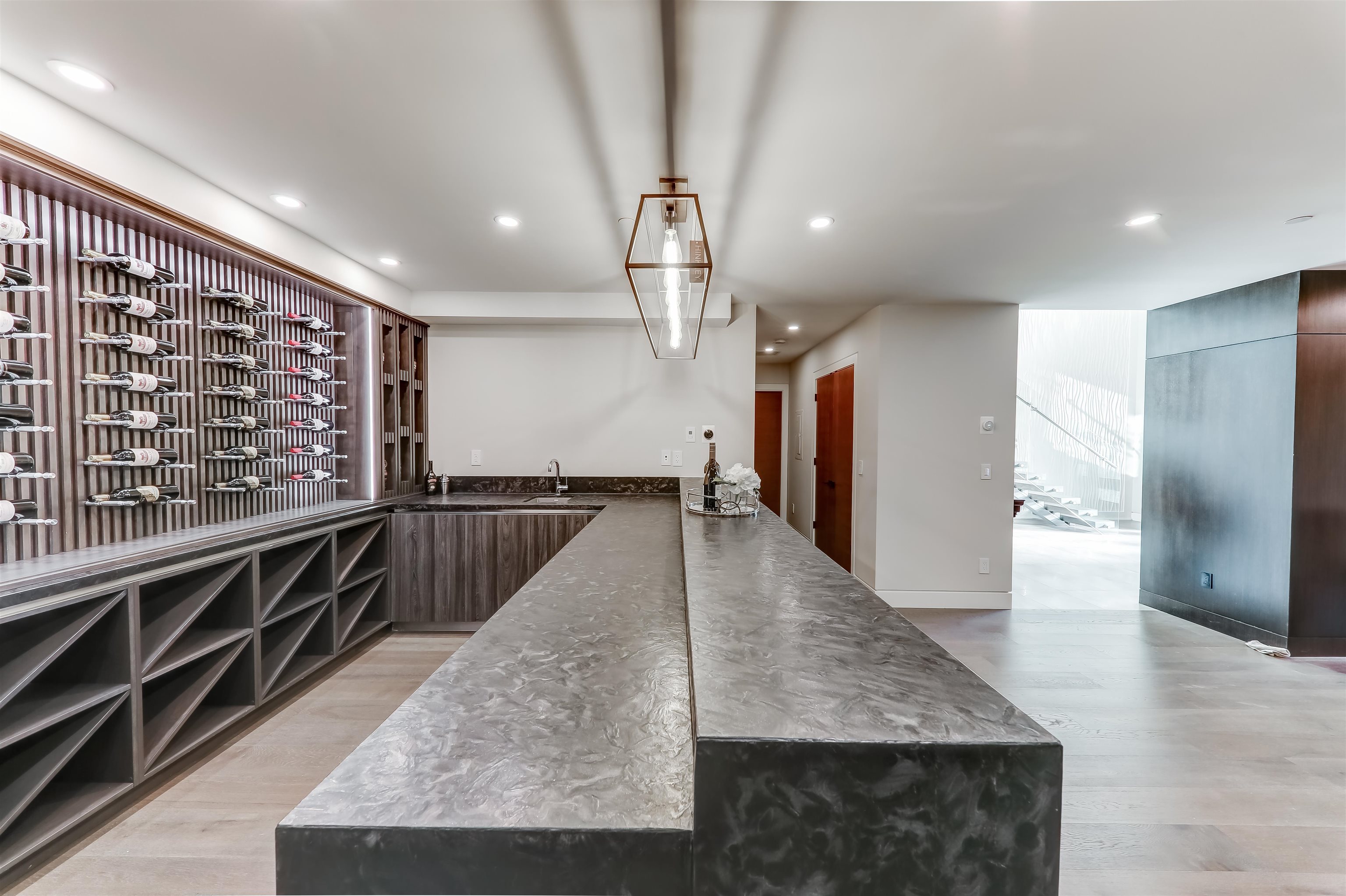 Listing image of 1497 QUEENS AVENUE