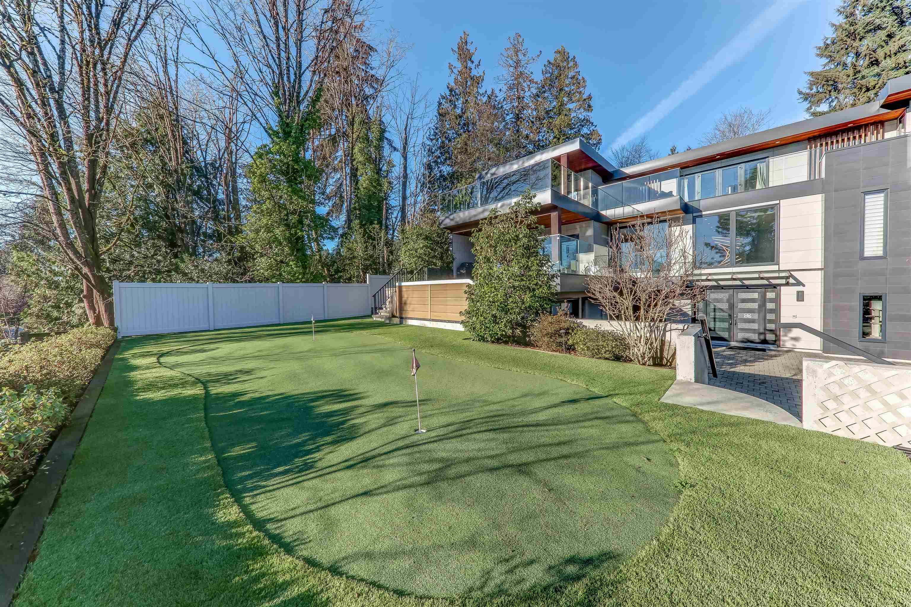 Listing image of 1497 QUEENS AVENUE