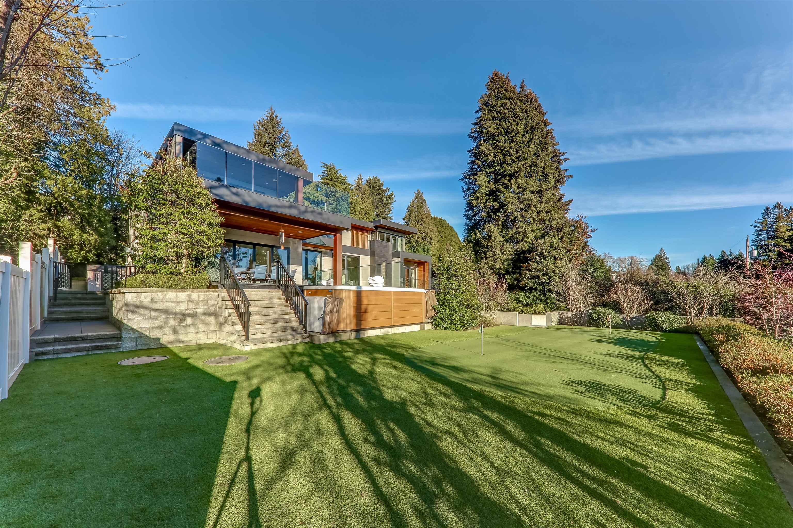 Listing image of 1497 QUEENS AVENUE