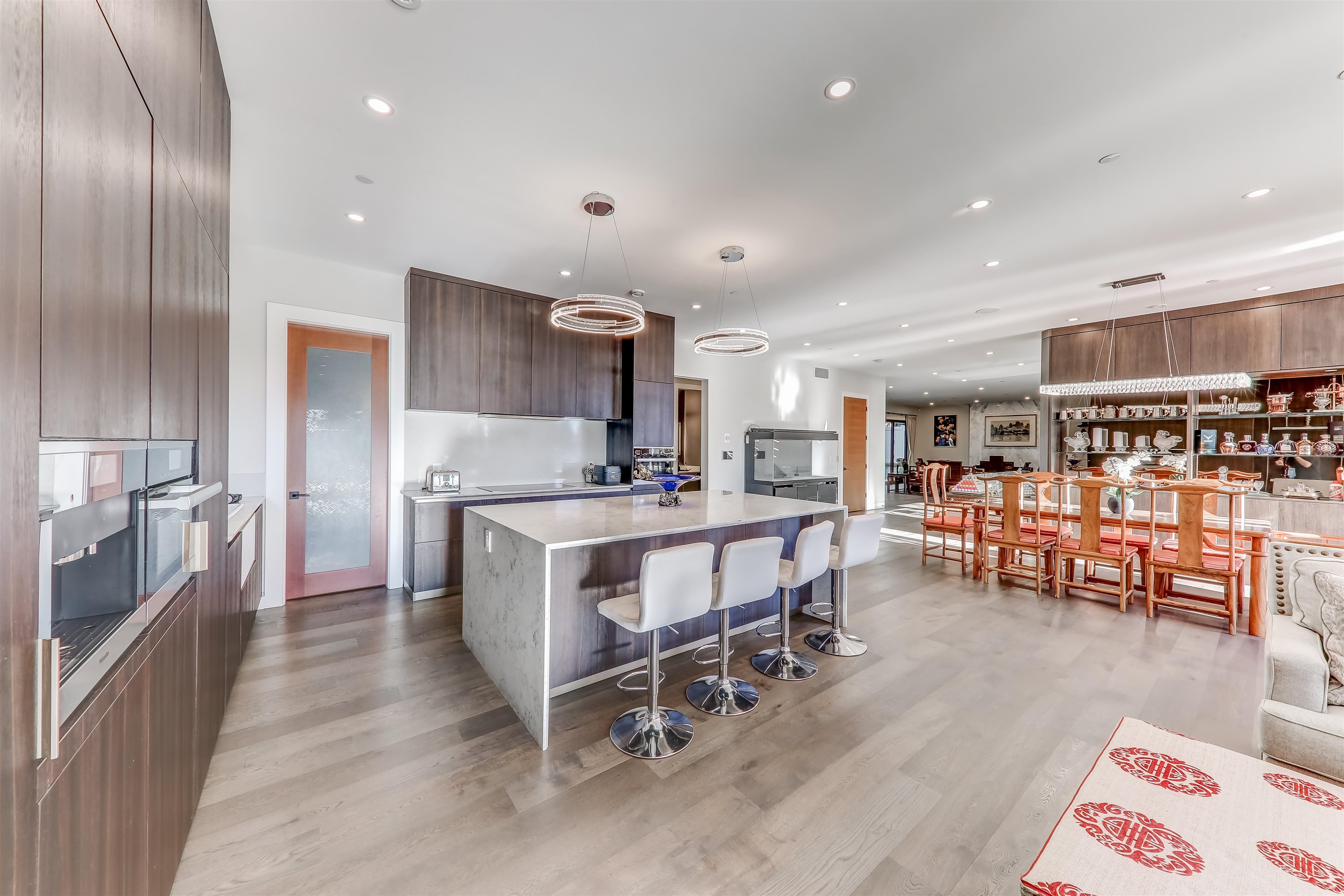 Listing image of 1497 QUEENS AVENUE