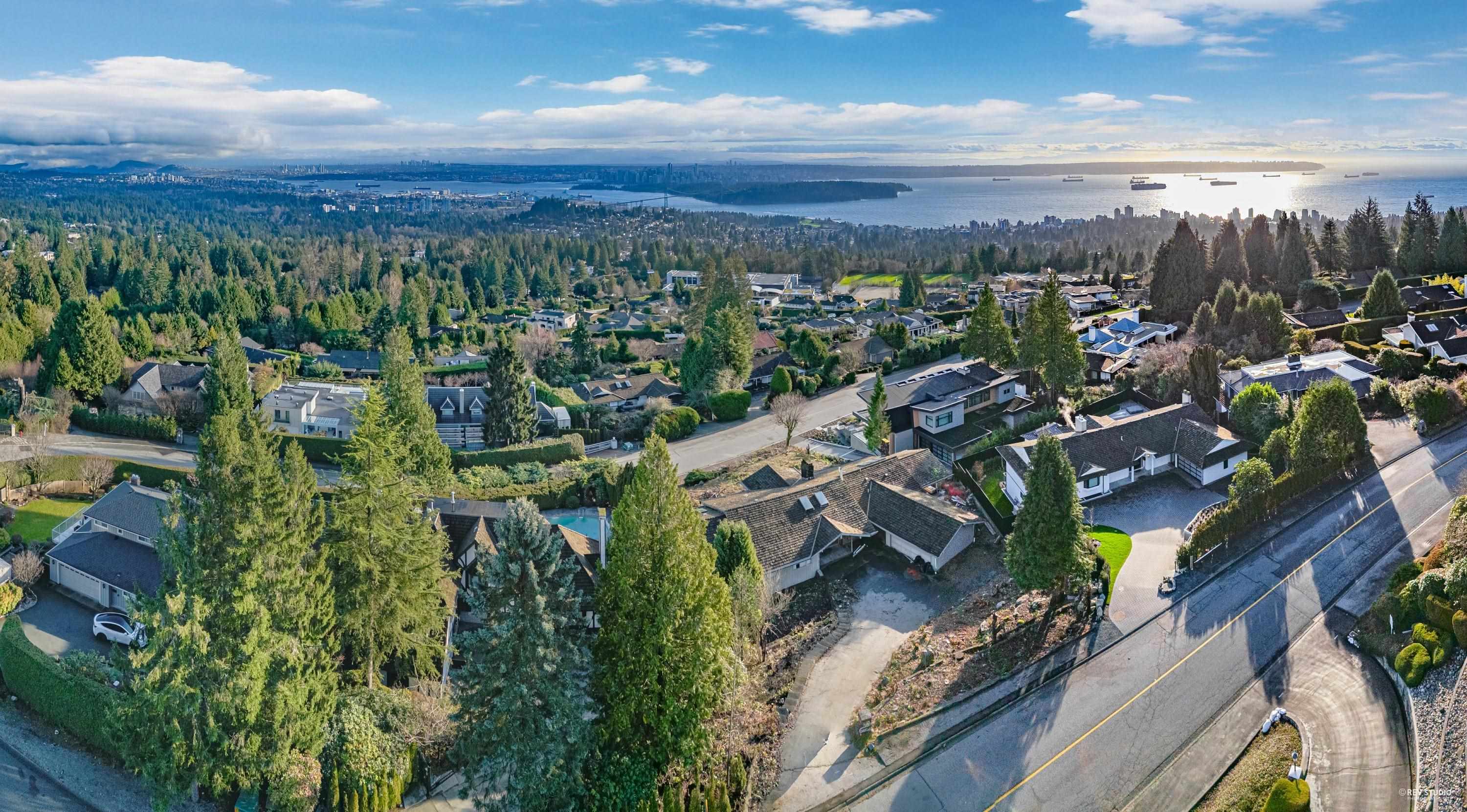 Listing image of 1364 CHARTWELL DRIVE