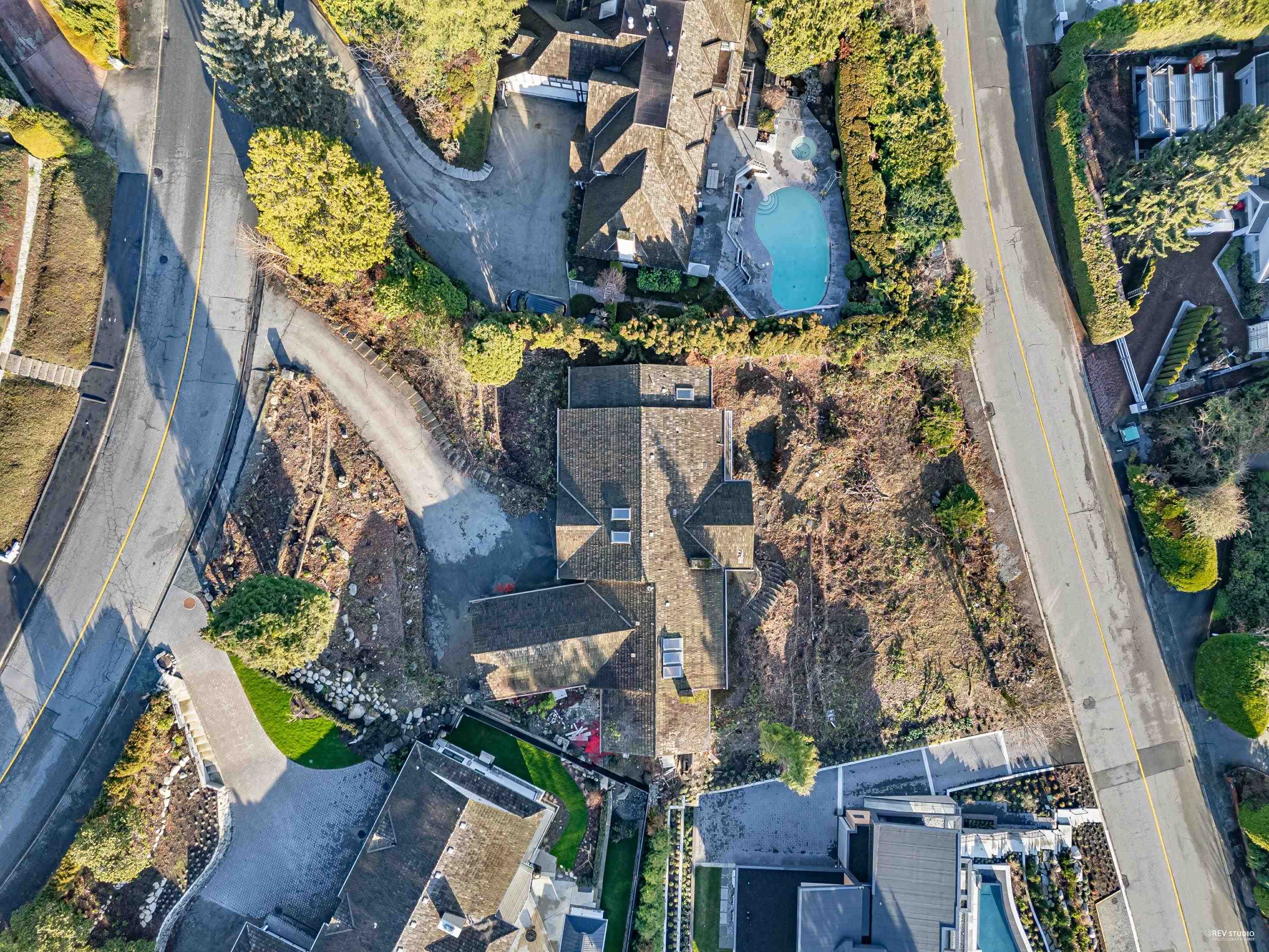 Listing image of 1364 CHARTWELL DRIVE