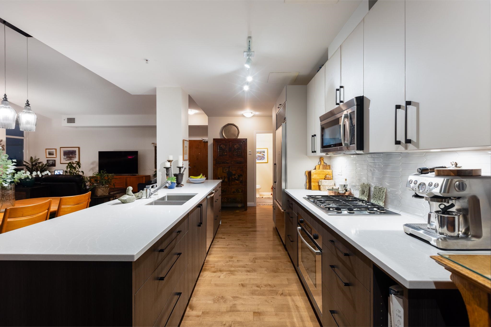 Listing image of PH2301 188 E ESPLANADE AVENUE