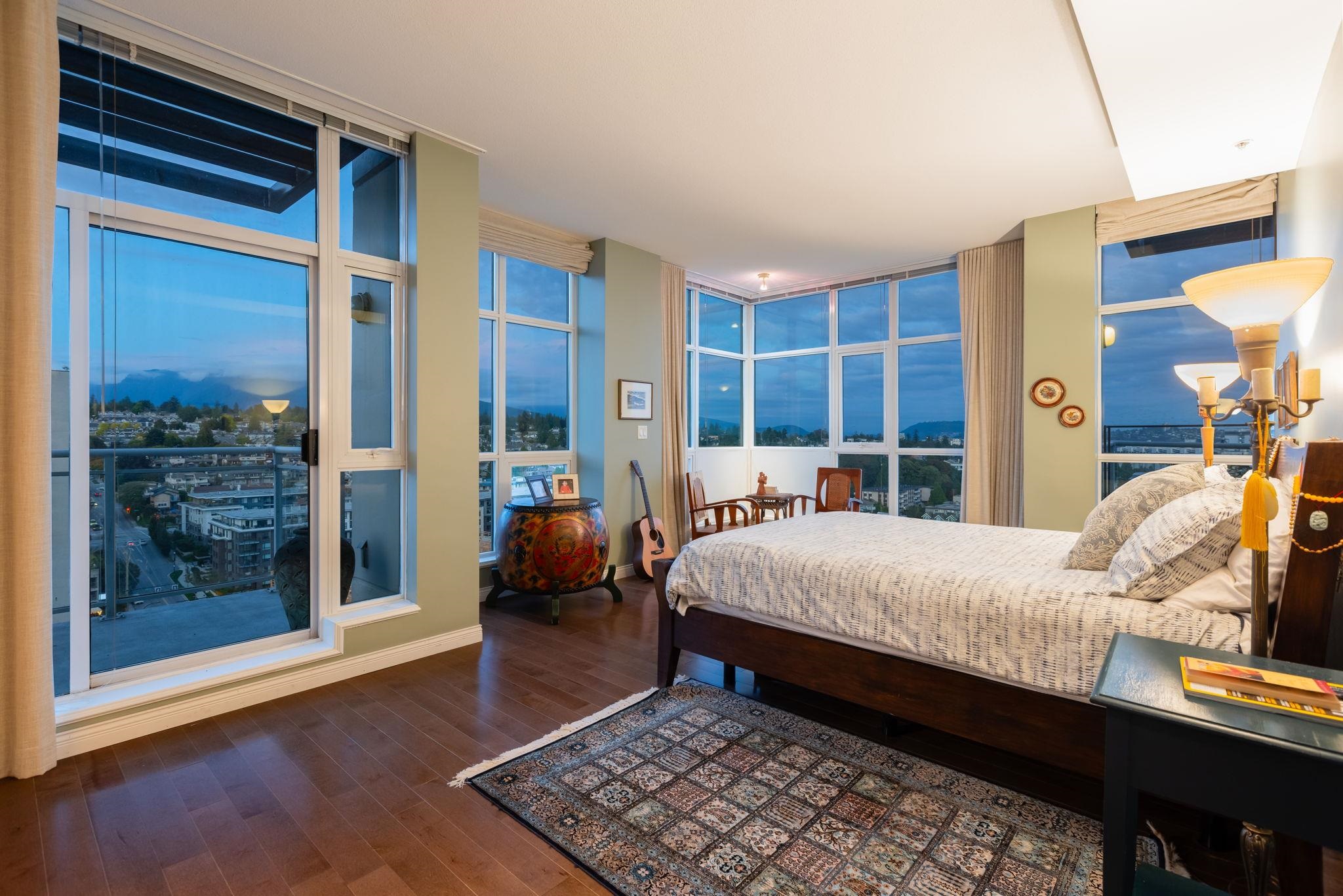 Listing image of PH2301 188 E ESPLANADE AVENUE